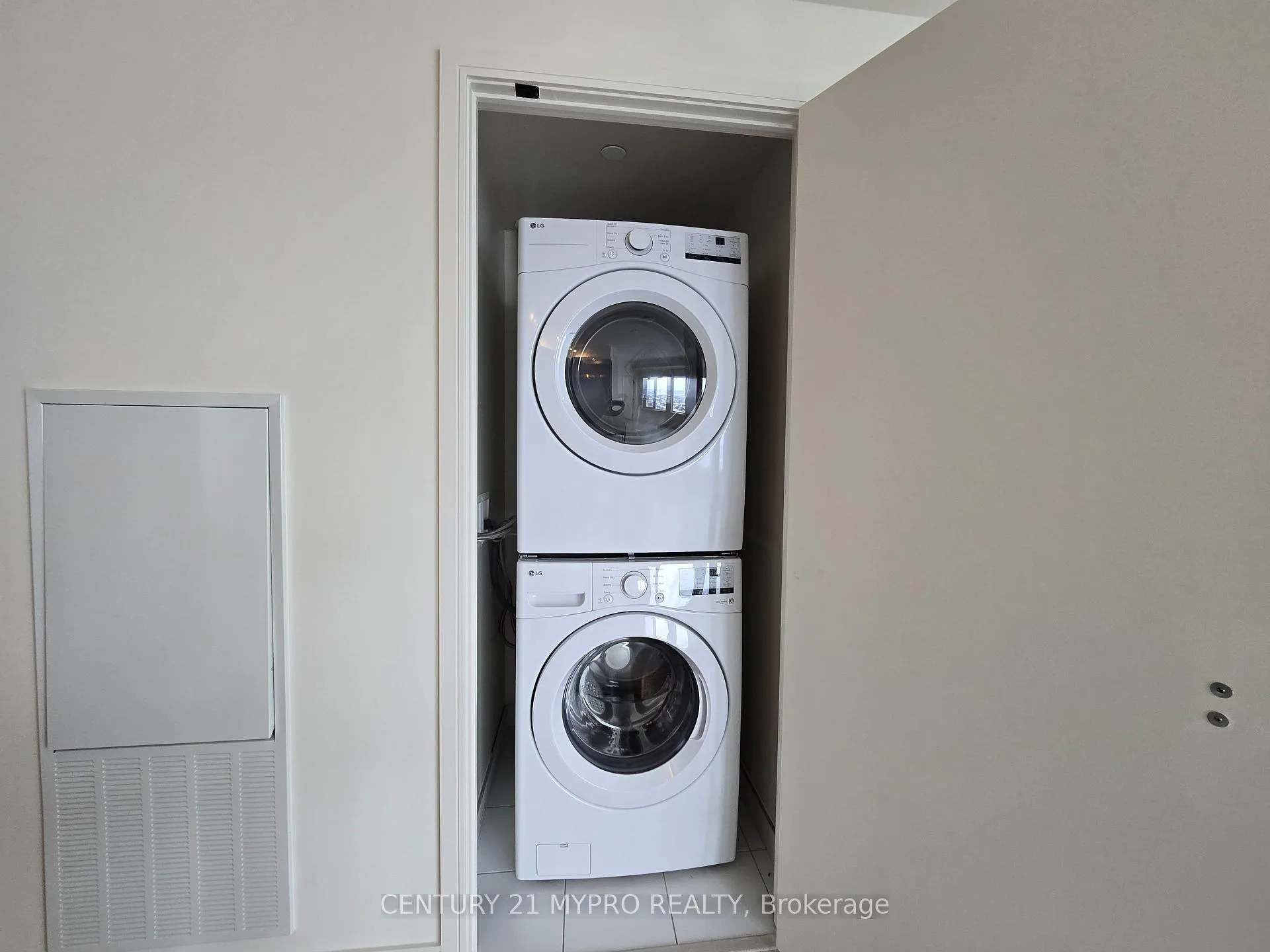 Photo 10 of Unit 2009, 8020 Derry Road, Milton, Coates — HOMEH