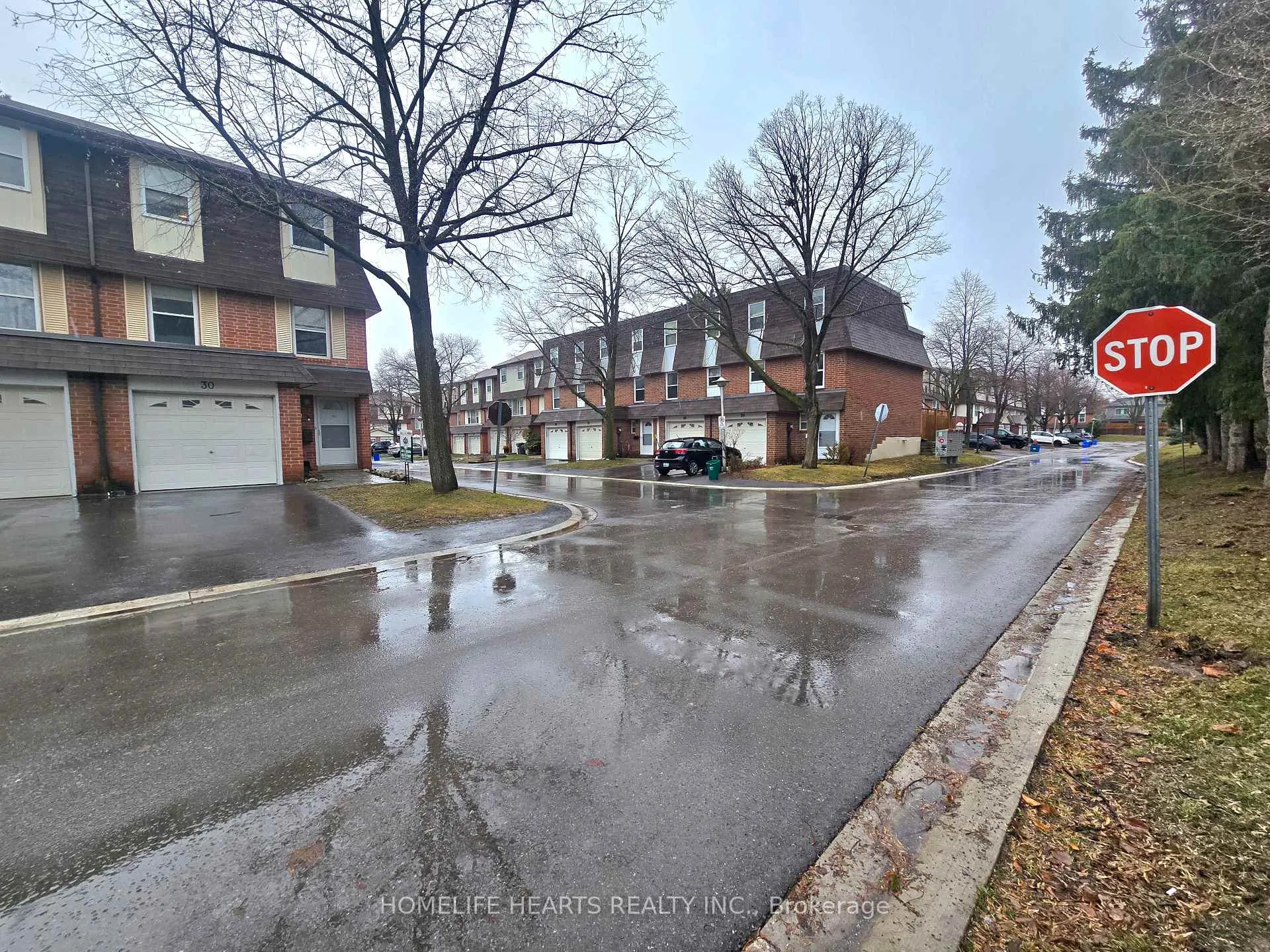 Photo 3 of Unit 30, 235 Bronte Street S, Milton, Old Milton — HOMEH