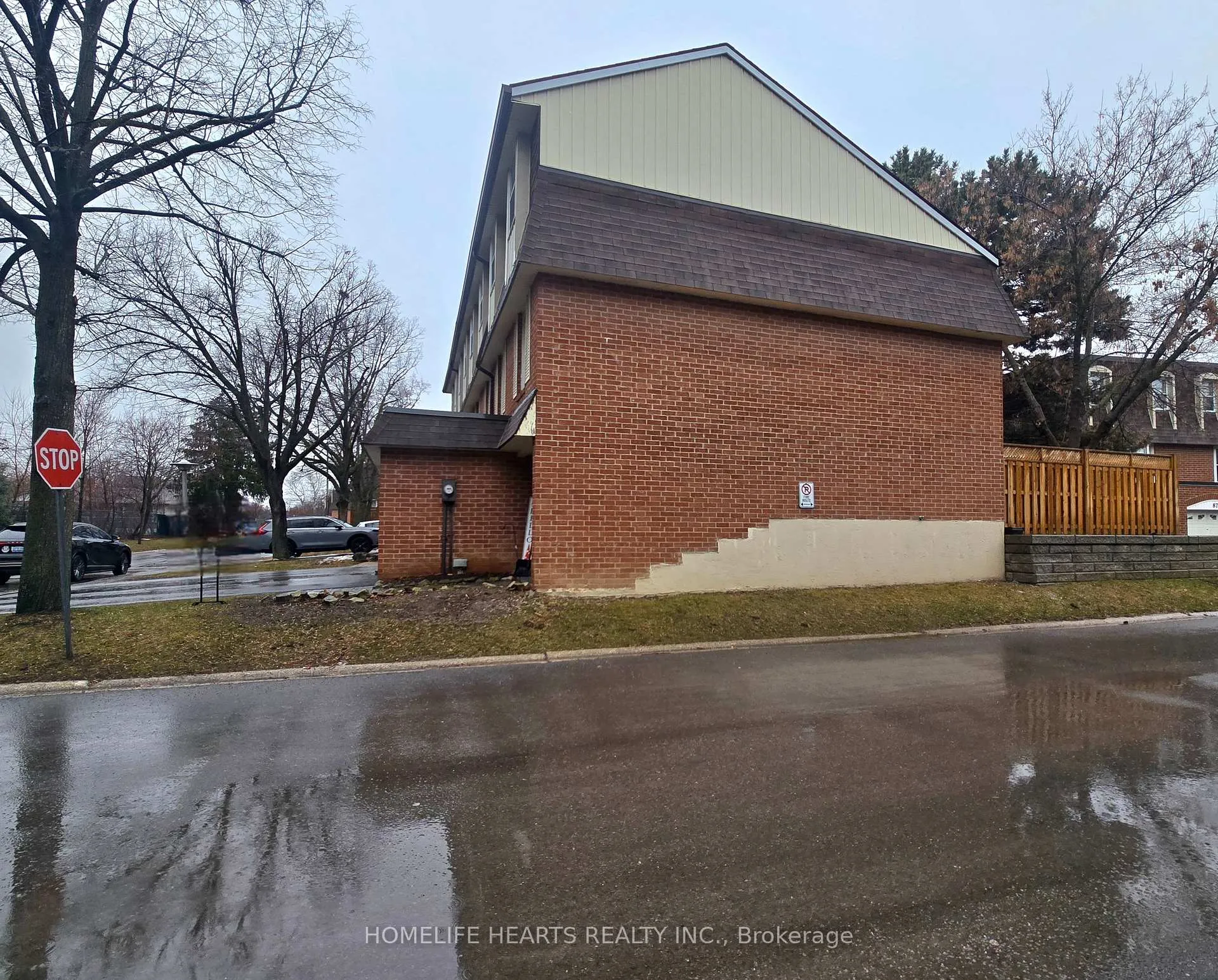 Photo 33 of Unit 30, 235 Bronte Street S, Milton, Old Milton — HOMEH