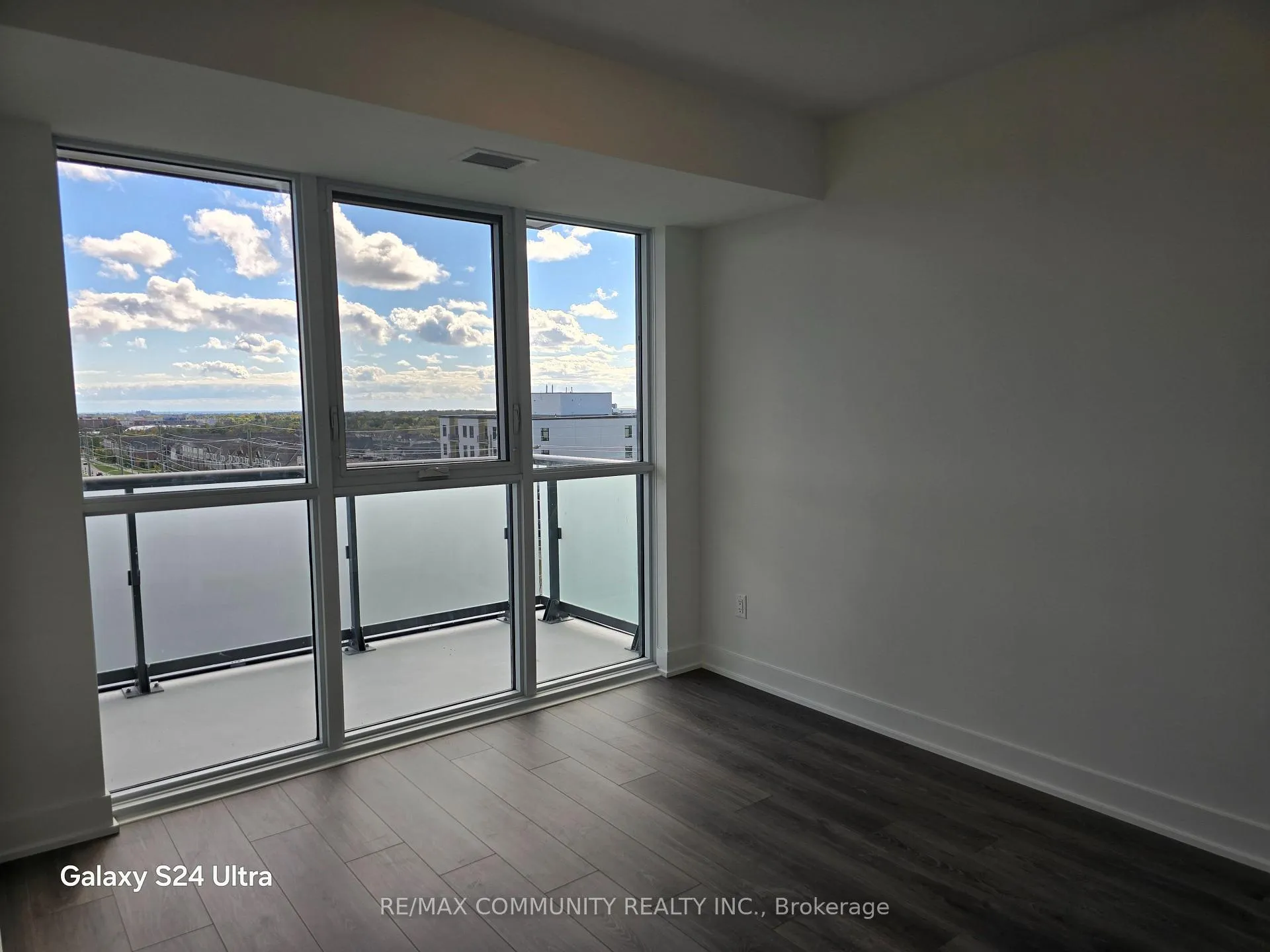 Photo 3 of Unit 606, 2545 Simcoe Street N, Oshawa, Windfields — HOMEH