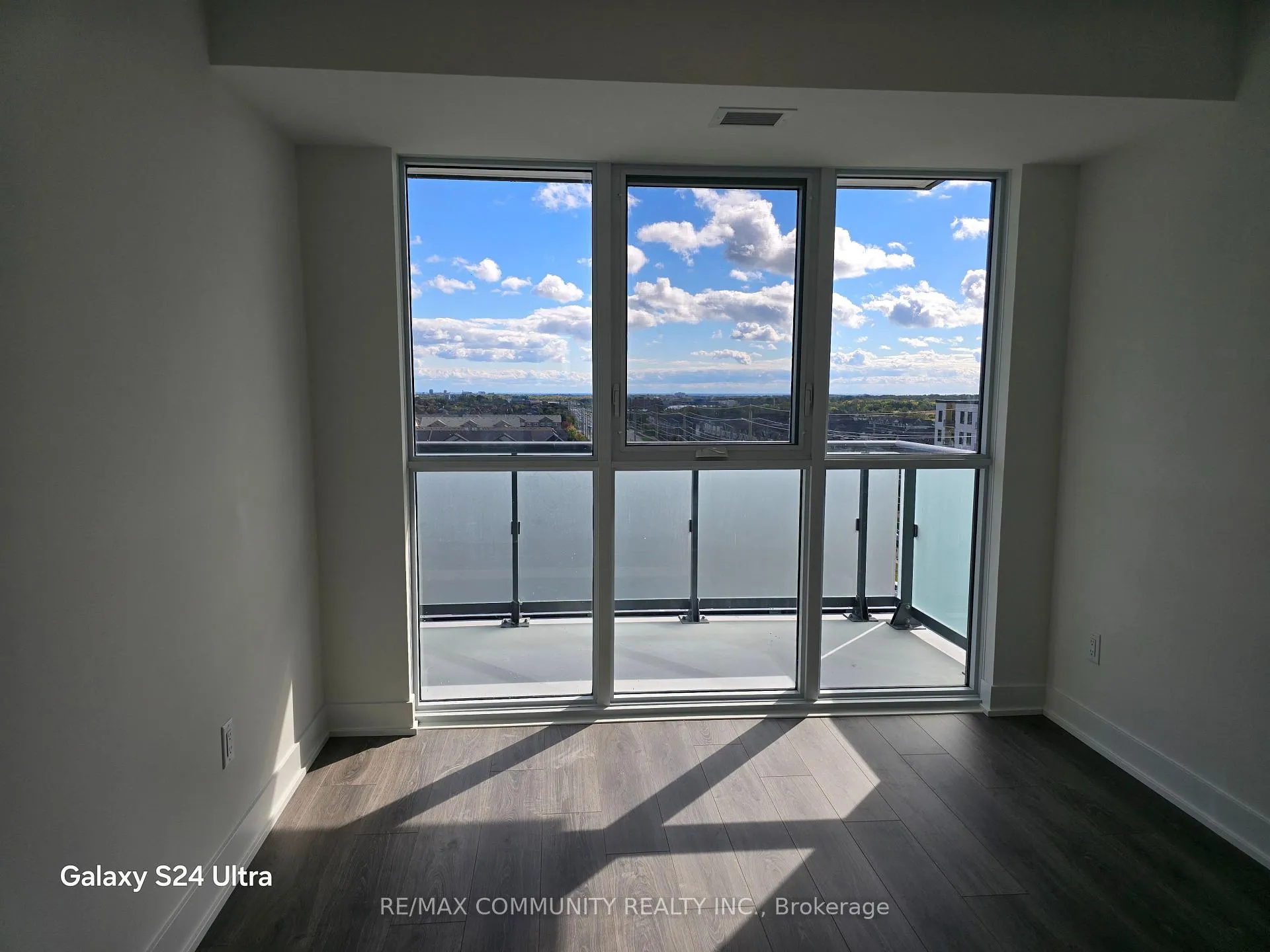 Photo 6 of Unit 606, 2545 Simcoe Street N, Oshawa, Windfields — HOMEH