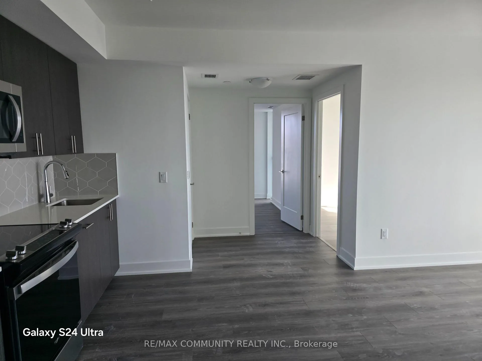 Photo 7 of Unit 606, 2545 Simcoe Street N, Oshawa, Windfields — HOMEH