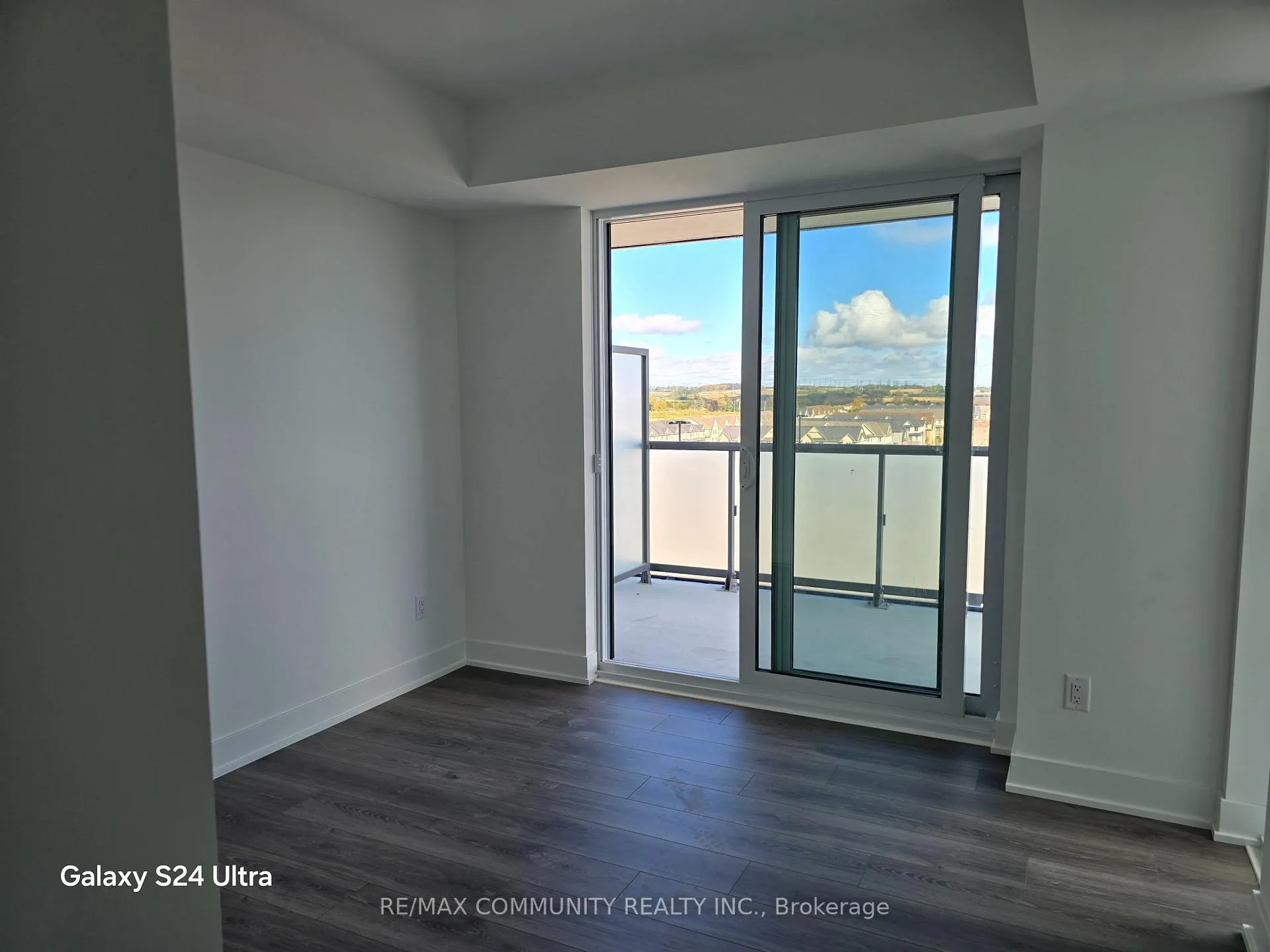 Photo 11 of Unit 606, 2545 Simcoe Street N, Oshawa, Windfields — HOMEH