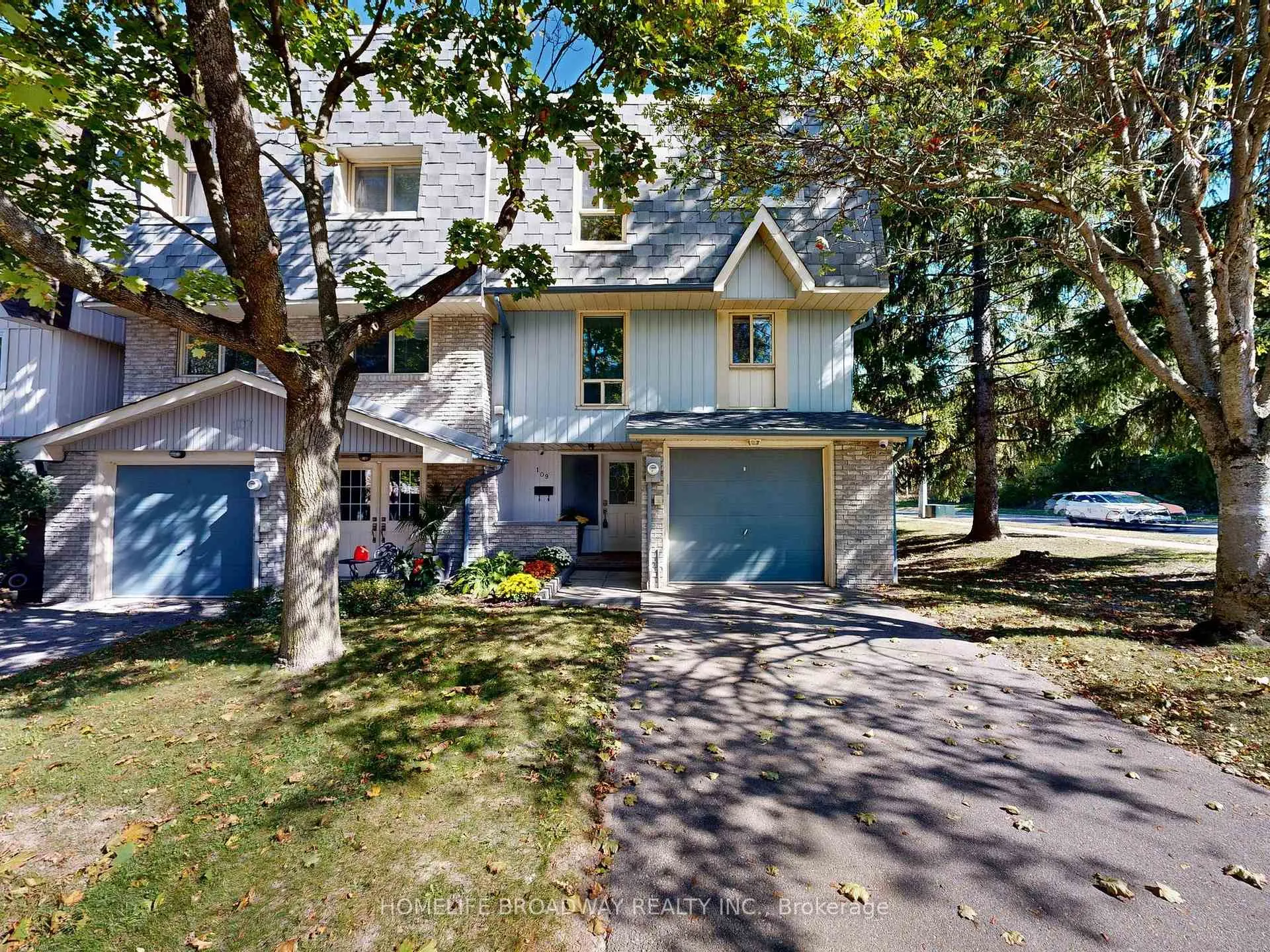 Photo 1 of 109 Poplar Crescent, Aurora, Aurora Highlands — HOMEH