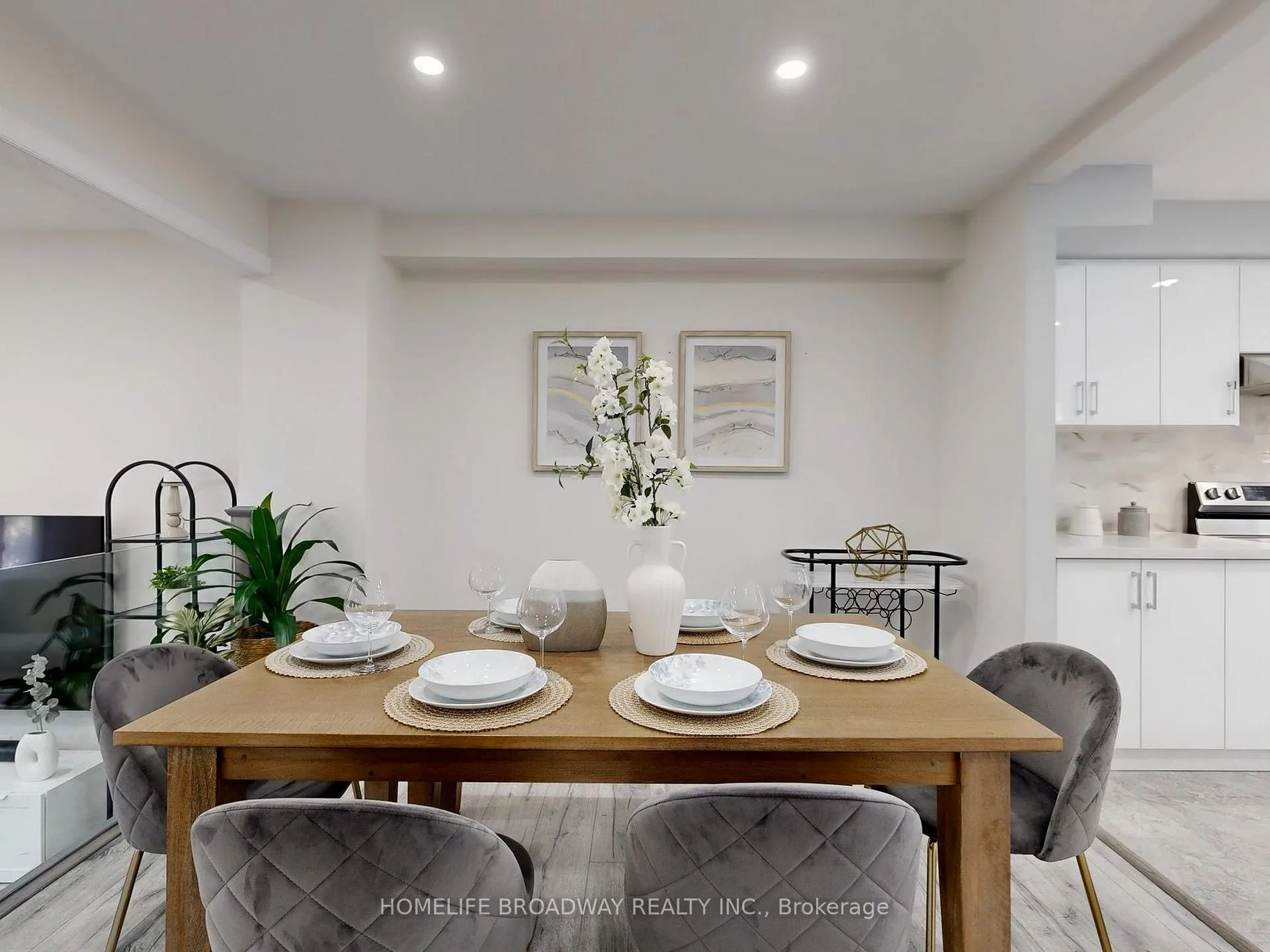 Photo 19 of 109 Poplar Crescent, Aurora, Aurora Highlands — HOMEH