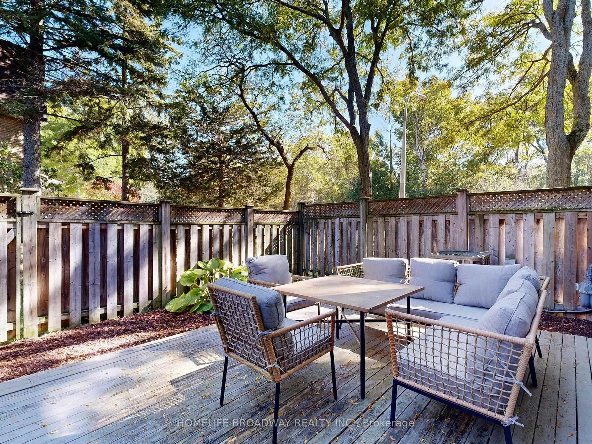 Photo 37 of 109 Poplar Crescent, Aurora, Aurora Highlands — HOMEH