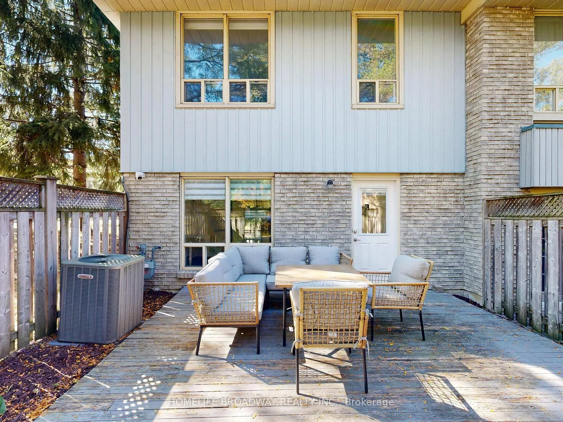 Photo 40 of 109 Poplar Crescent, Aurora, Aurora Highlands — HOMEH