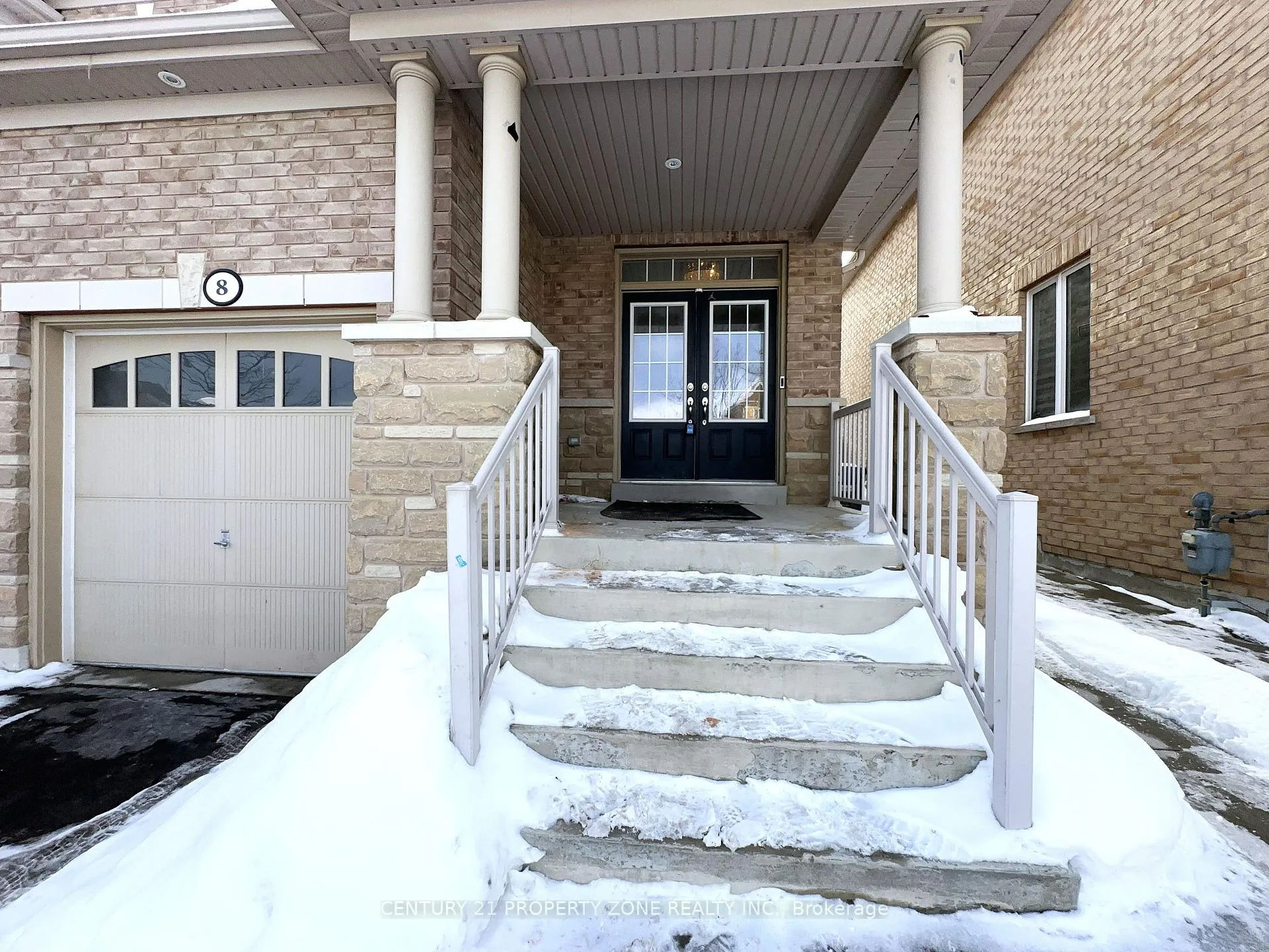 Photo 2 of 8 Loftsmoor Drive, Brampton, Sandringham-Wellington — HOMEH