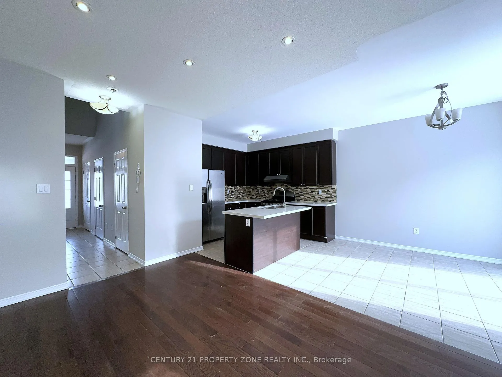 Photo 7 of 8 Loftsmoor Drive, Brampton, Sandringham-Wellington — HOMEH