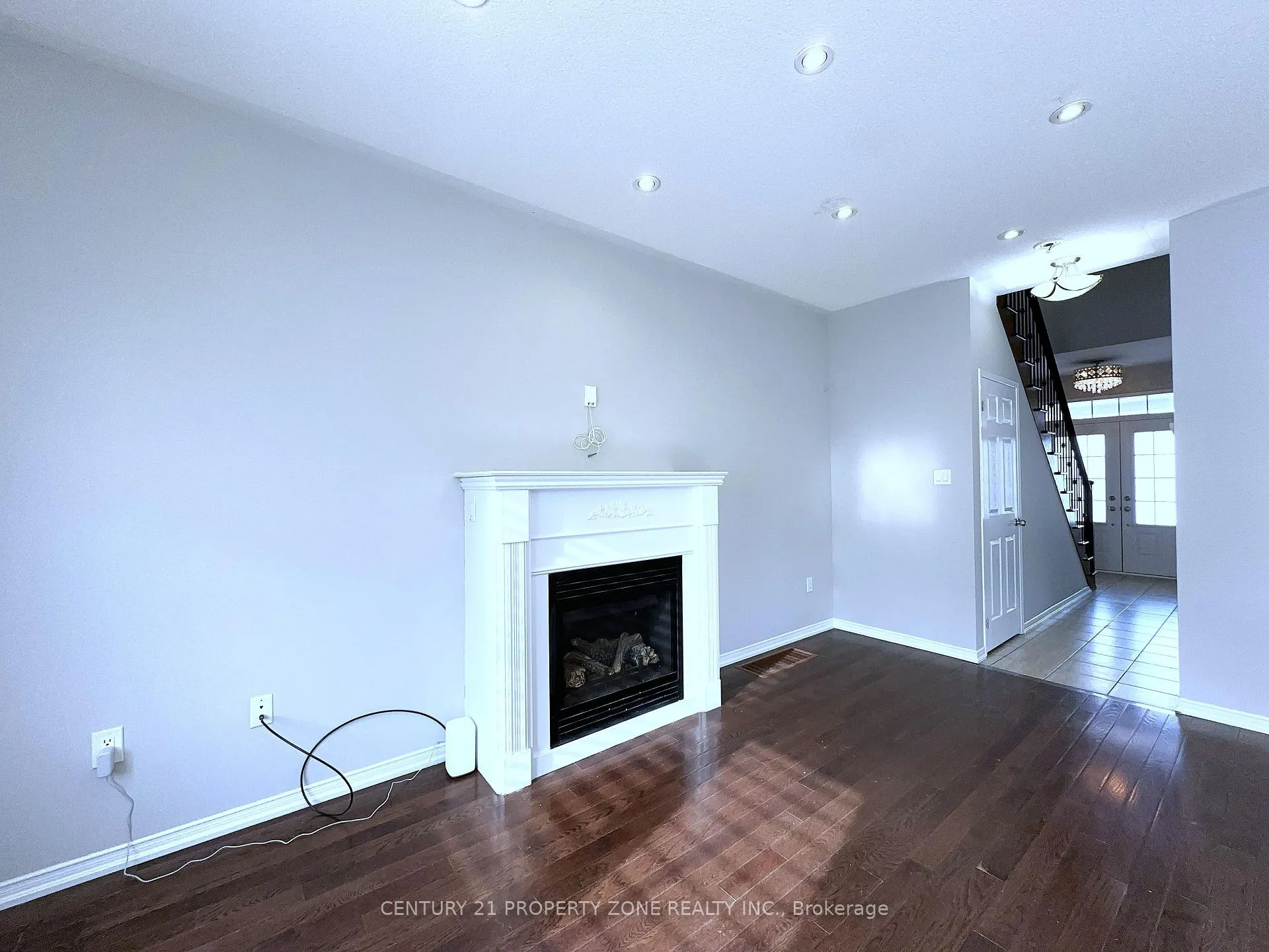 Photo 12 of 8 Loftsmoor Drive, Brampton, Sandringham-Wellington — HOMEH