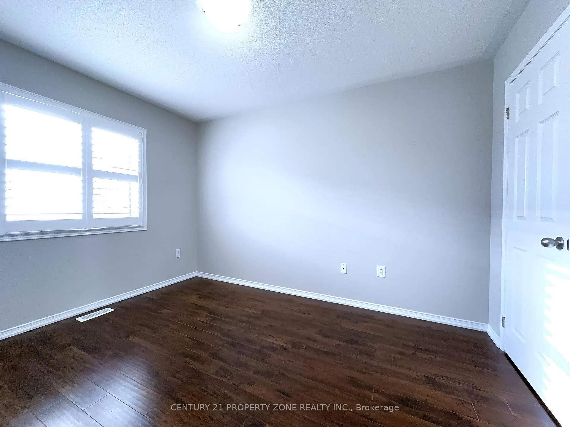 Photo 24 of 8 Loftsmoor Drive, Brampton, Sandringham-Wellington — HOMEH