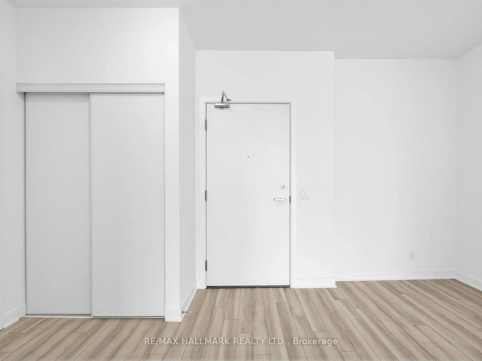 Photo 3 of Unit 616, 51 Clarington Avenue, Clarington, Bowmanville — HOMEH