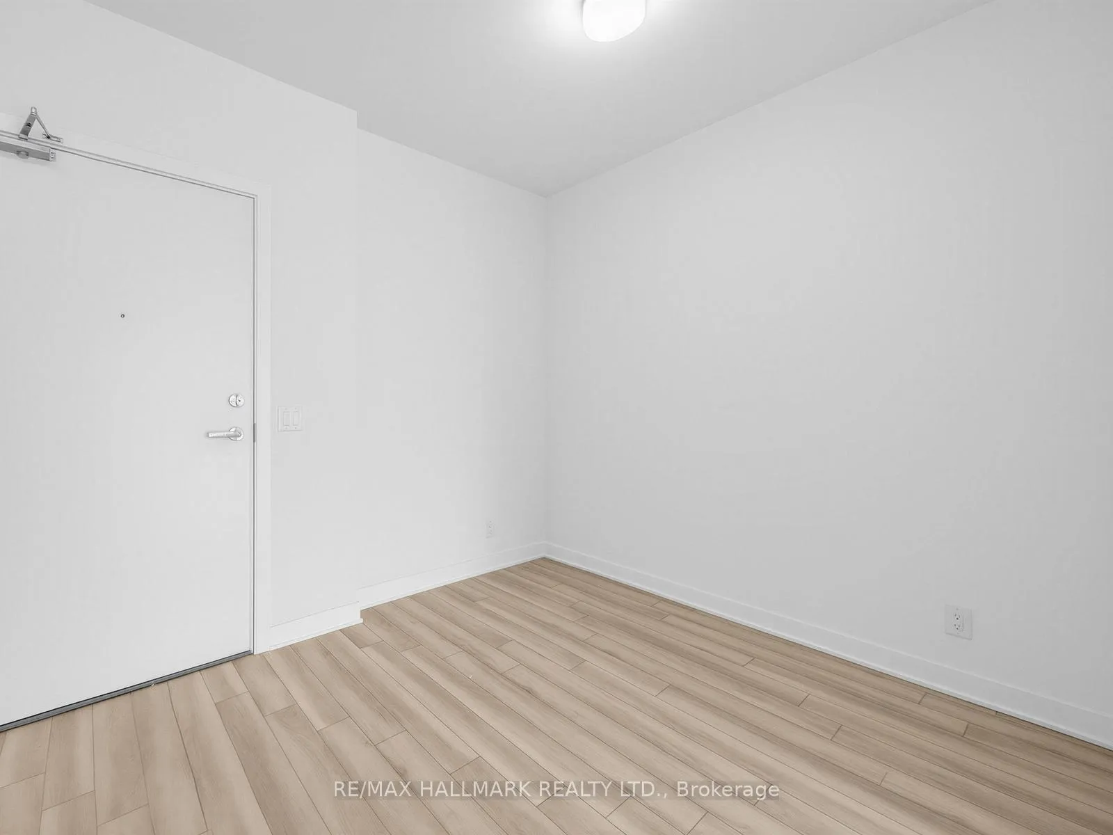 Photo 4 of Unit 616, 51 Clarington Avenue, Clarington, Bowmanville — HOMEH