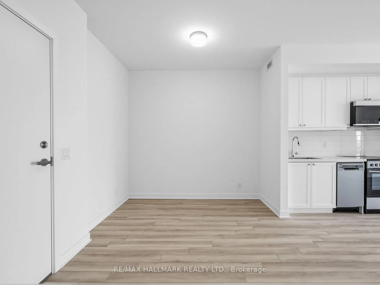 Photo 5 of Unit 616, 51 Clarington Avenue, Clarington, Bowmanville — HOMEH