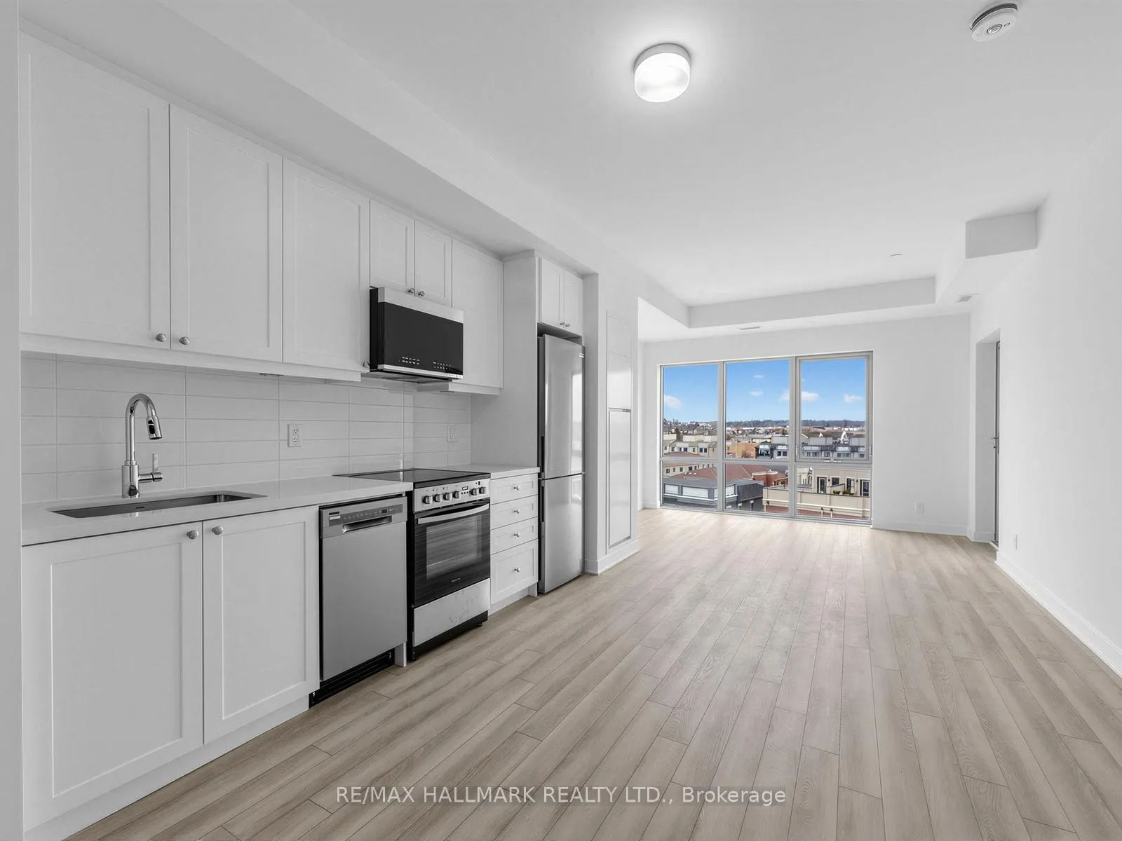 Photo 6 of Unit 616, 51 Clarington Avenue, Clarington, Bowmanville — HOMEH