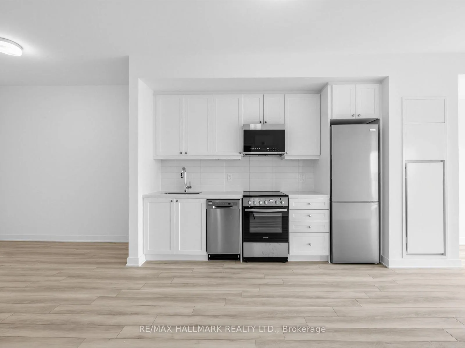 Photo 11 of Unit 616, 51 Clarington Avenue, Clarington, Bowmanville — HOMEH