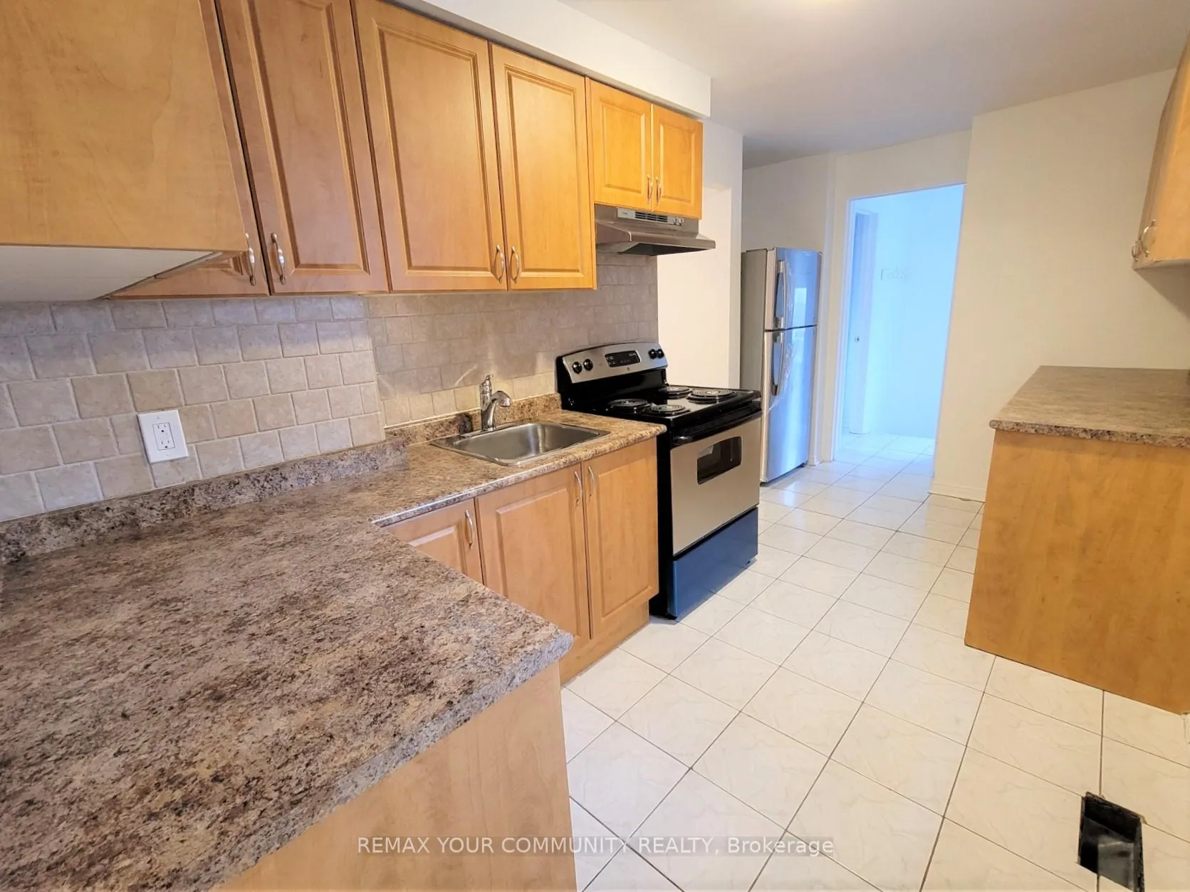 Photo 4 of 128 Dynevor Road, Toronto, Caledonia-Fairbank — HOMEH