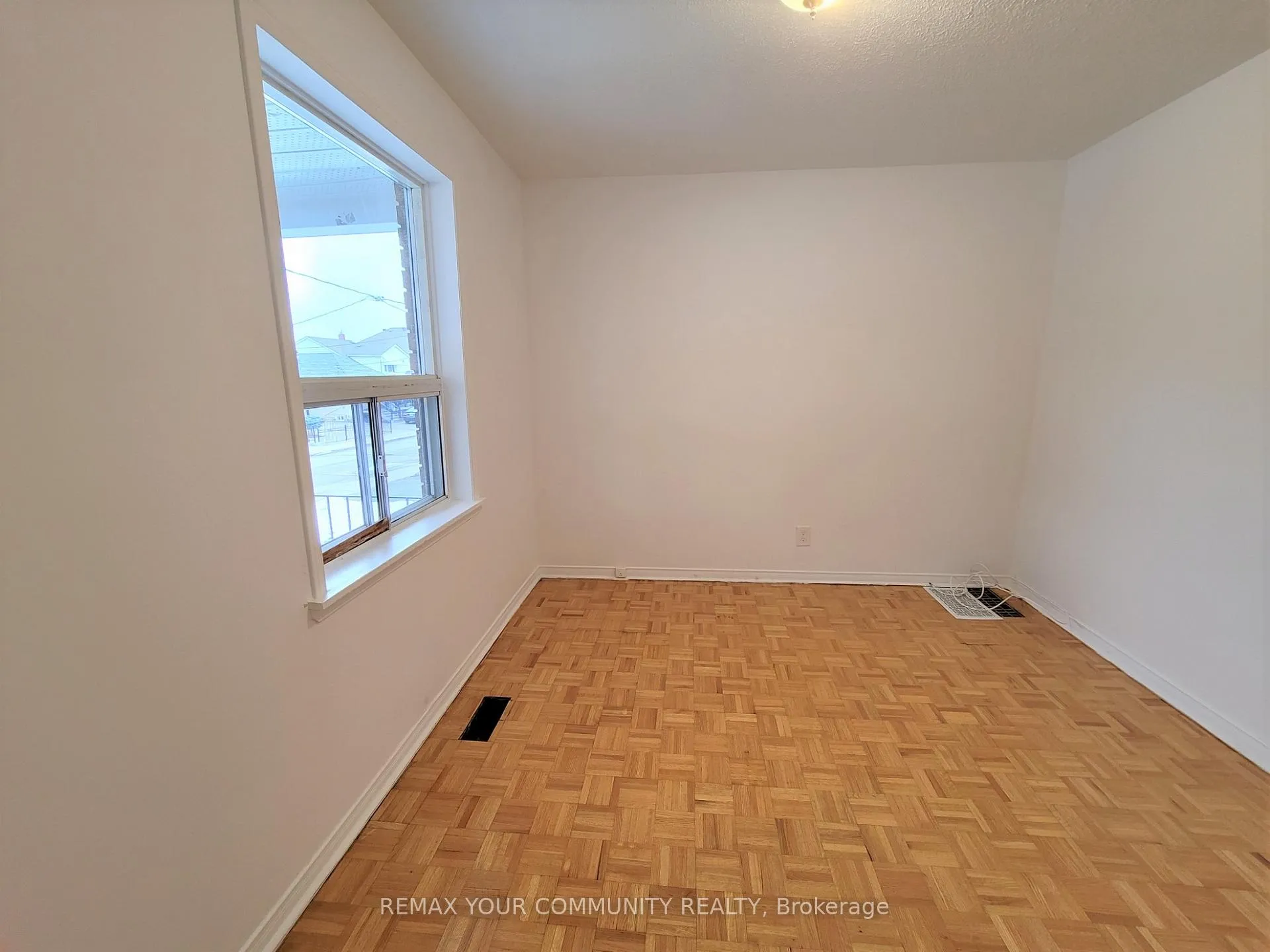 Photo 6 of 128 Dynevor Road, Toronto, Caledonia-Fairbank — HOMEH