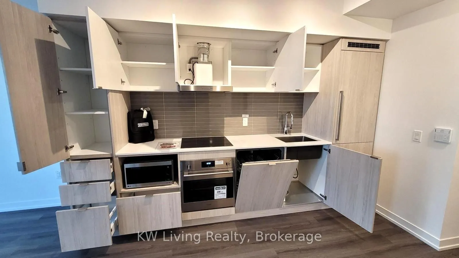 Photo 3 of Unit 1905, 138 Downes Street, Toronto, Waterfront Communities — HOMEH