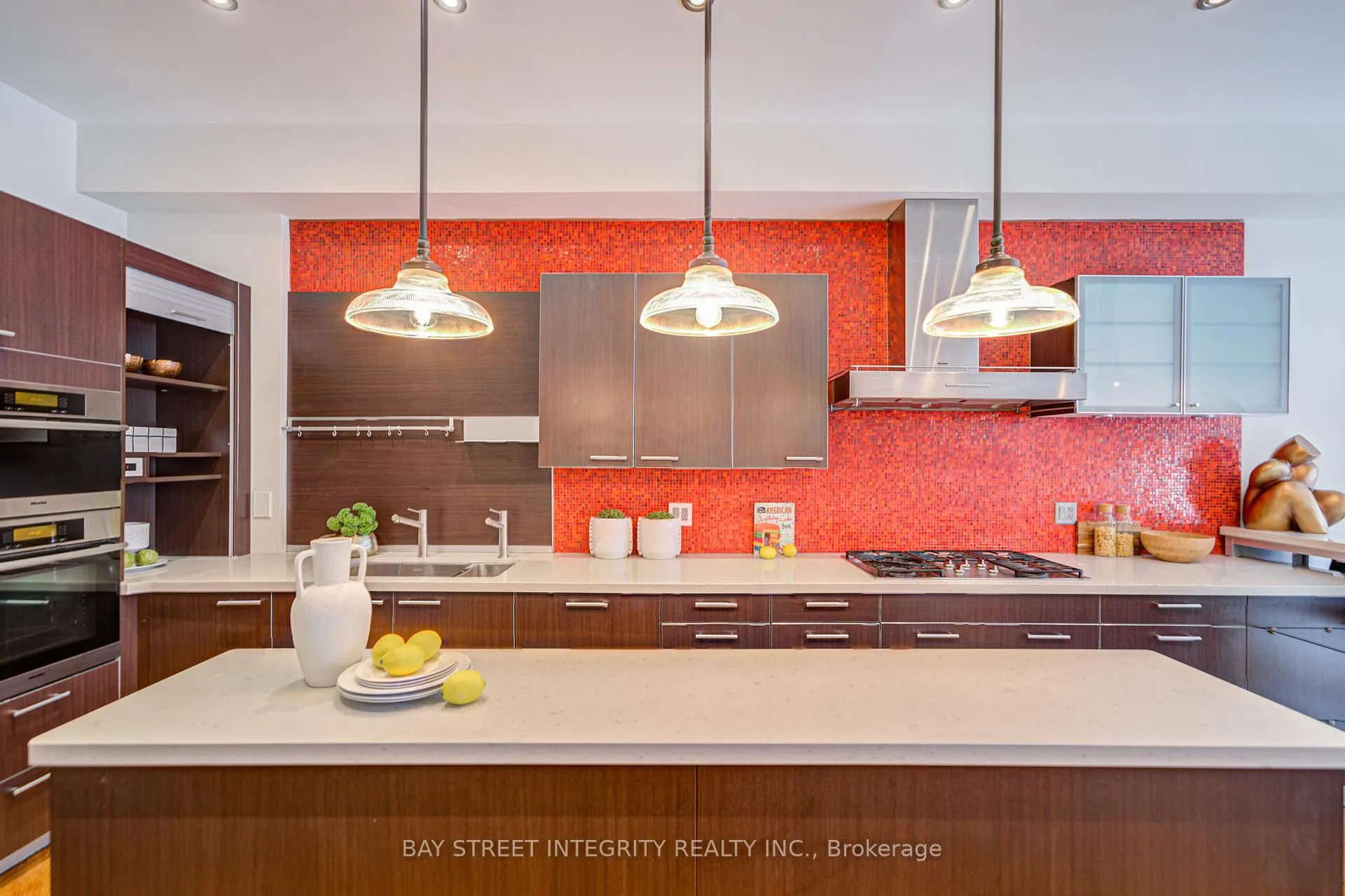 Photo 2 of 17 Frankdale Avenue, Toronto, Danforth Village-East York — HOMEH