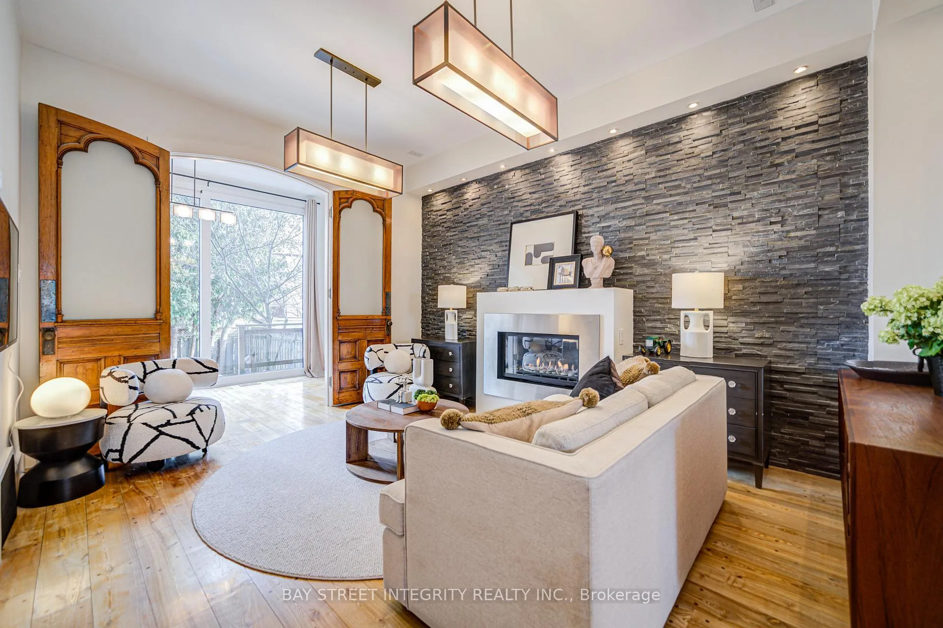 Photo 11 of 17 Frankdale Avenue, Toronto, Danforth Village-East York — HOMEH