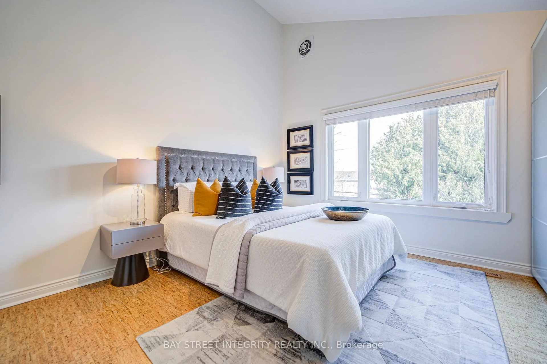 Photo 12 of 17 Frankdale Avenue, Toronto, Danforth Village-East York — HOMEH