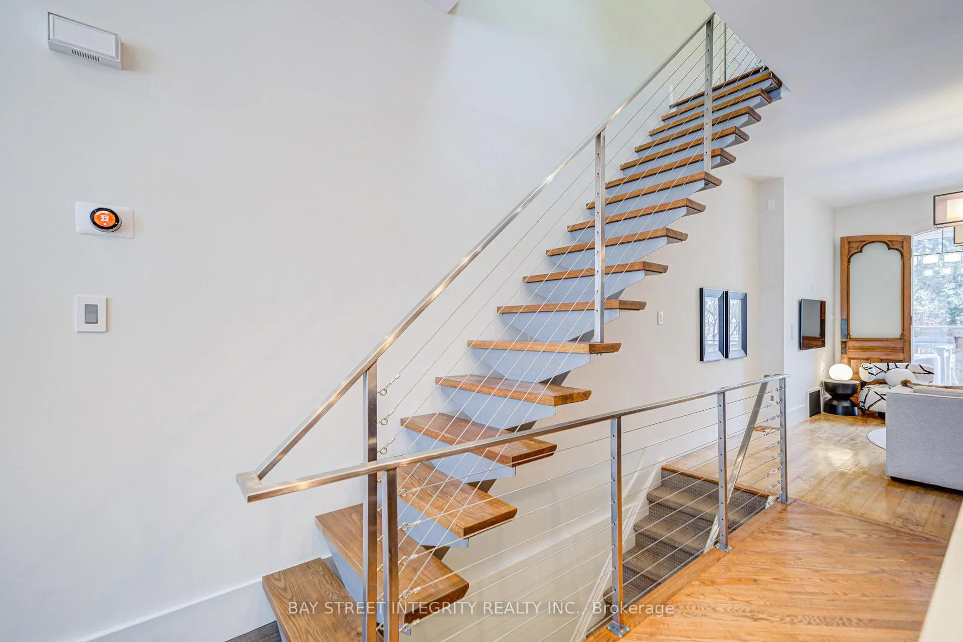 Photo 16 of 17 Frankdale Avenue, Toronto, Danforth Village-East York — HOMEH