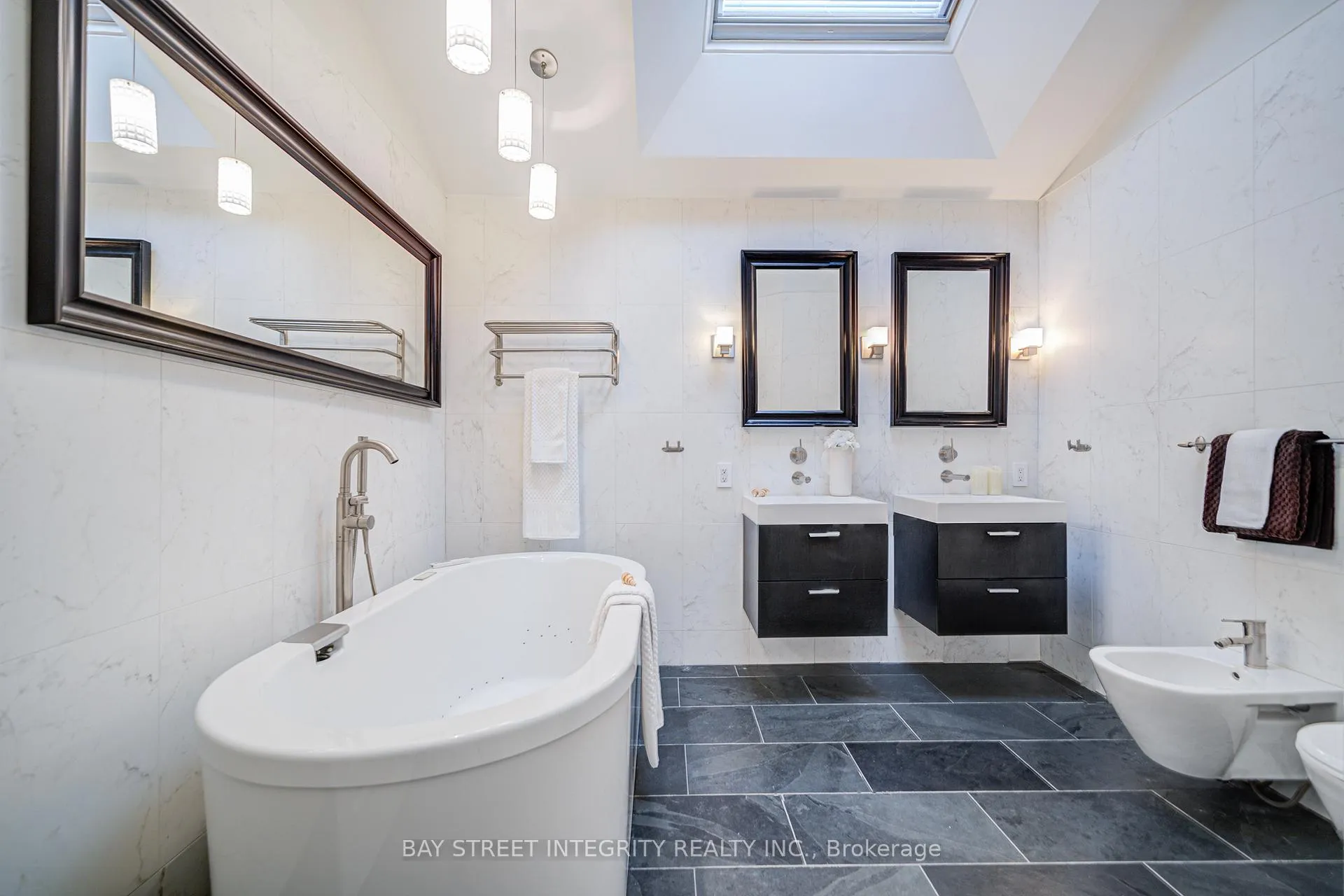Photo 23 of 17 Frankdale Avenue, Toronto, Danforth Village-East York — HOMEH