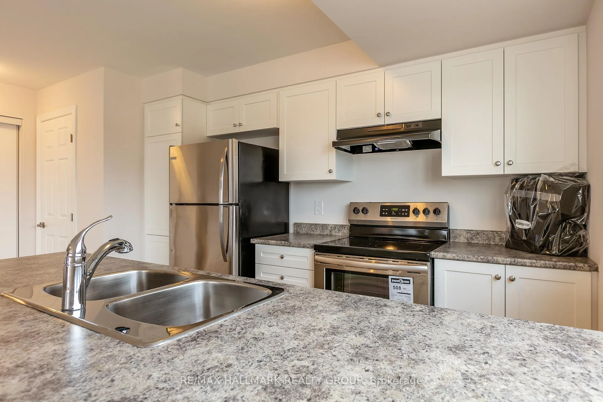Photo 6 of 292 Zenith Private, Ottawa, Barrhaven - Half Moon Bay — HOMEH
