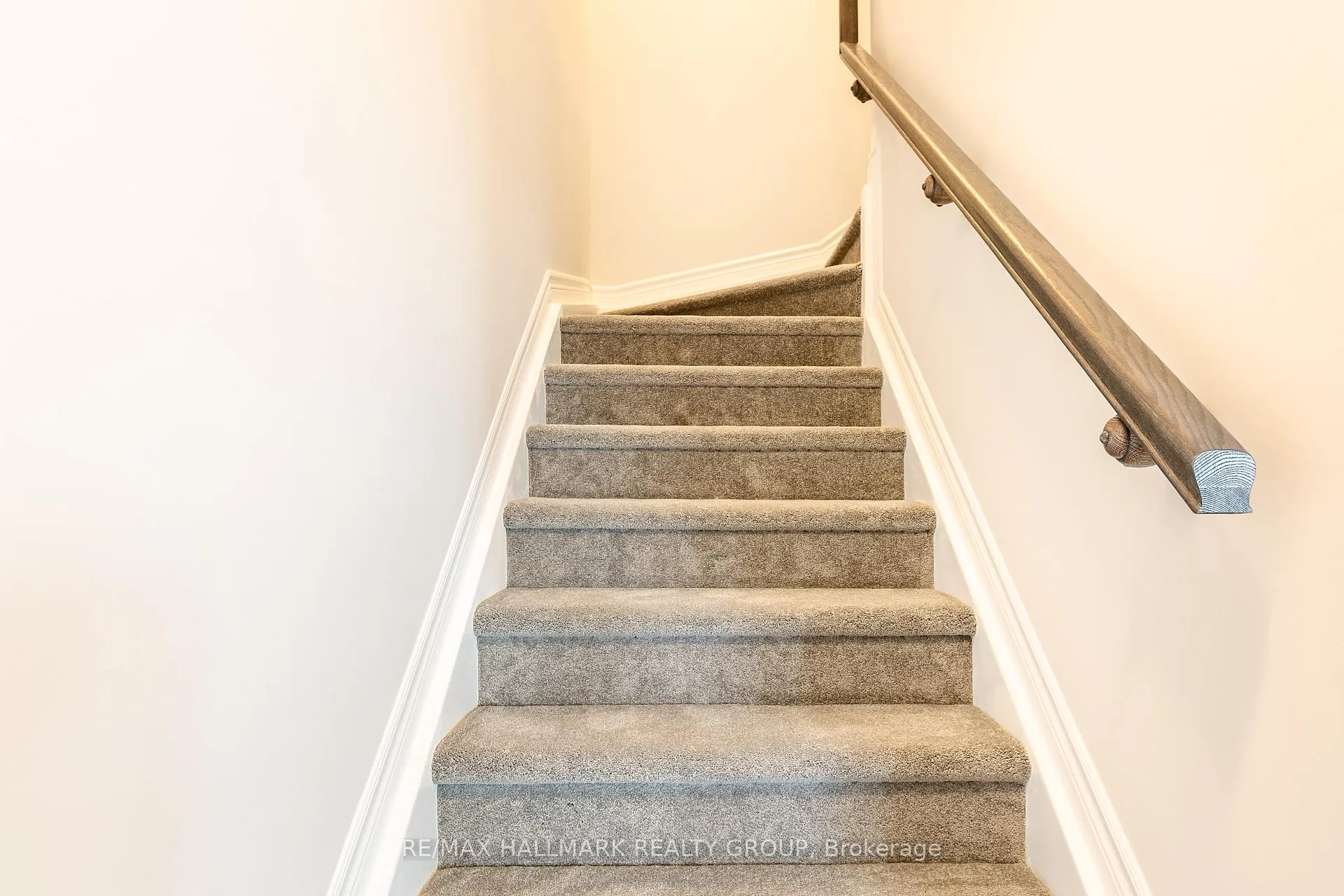 Photo 10 of 292 Zenith Private, Ottawa, Barrhaven - Half Moon Bay — HOMEH