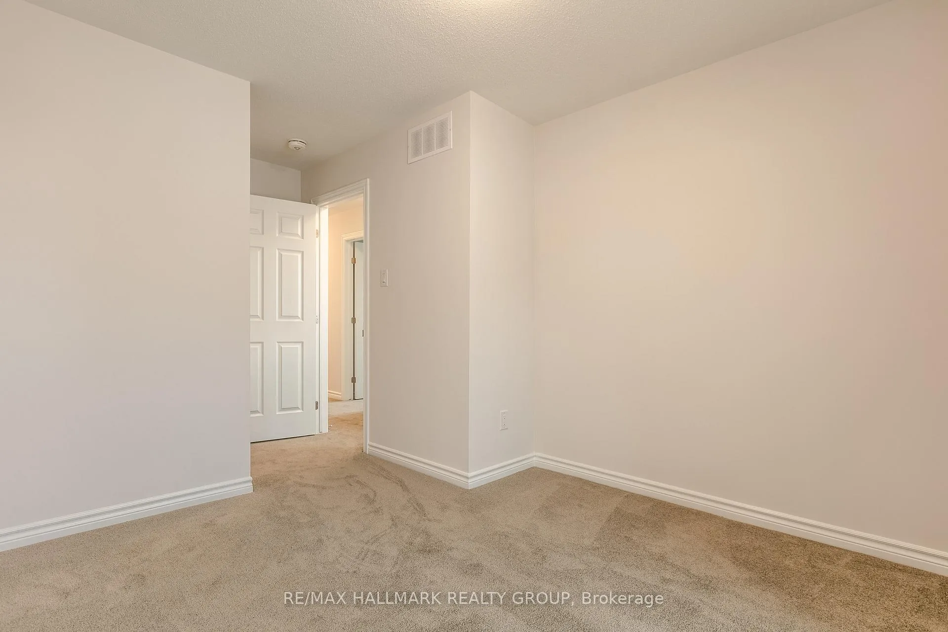 Photo 13 of 292 Zenith Private, Ottawa, Barrhaven - Half Moon Bay — HOMEH