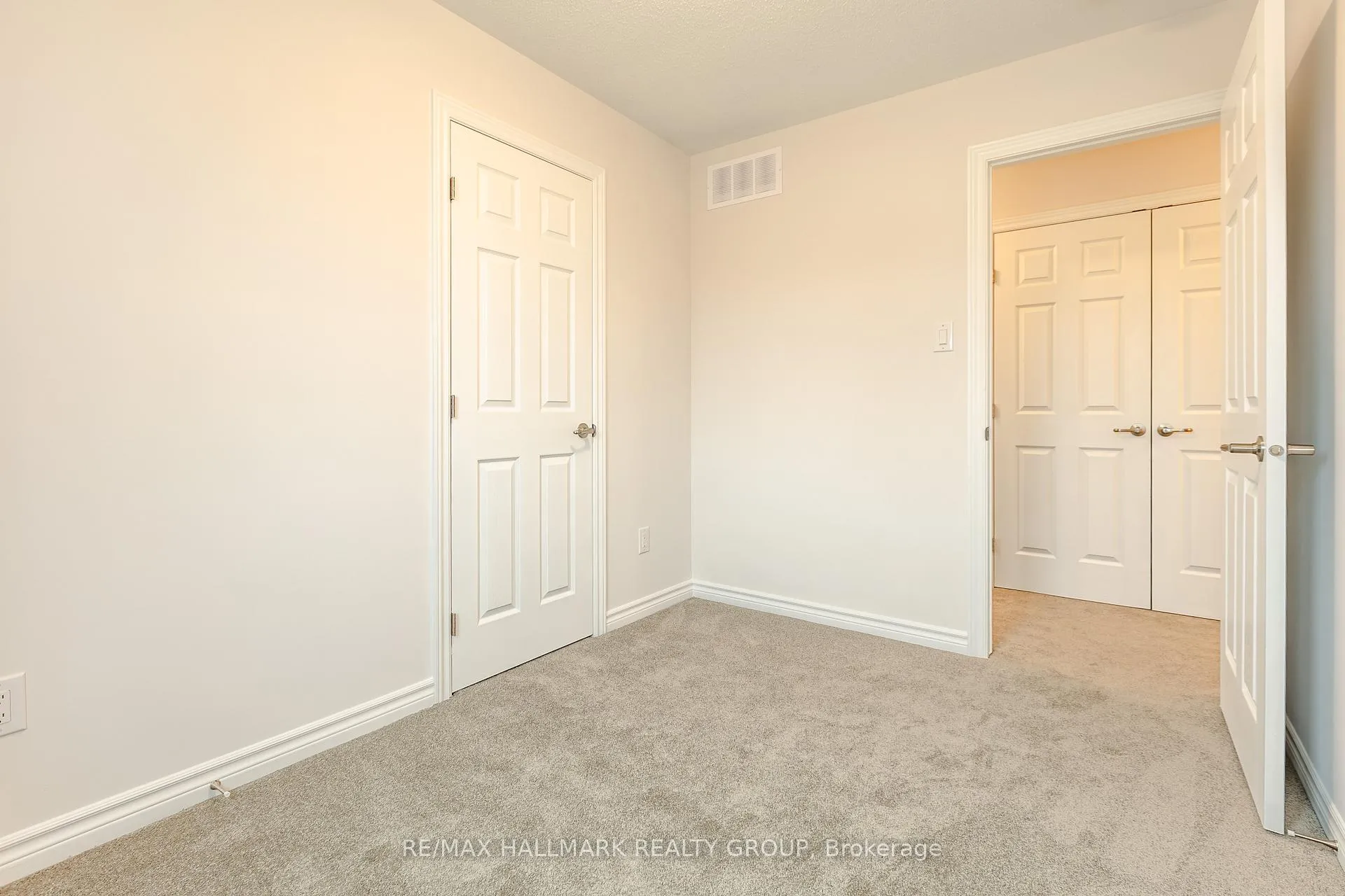 Photo 17 of 292 Zenith Private, Ottawa, Barrhaven - Half Moon Bay — HOMEH