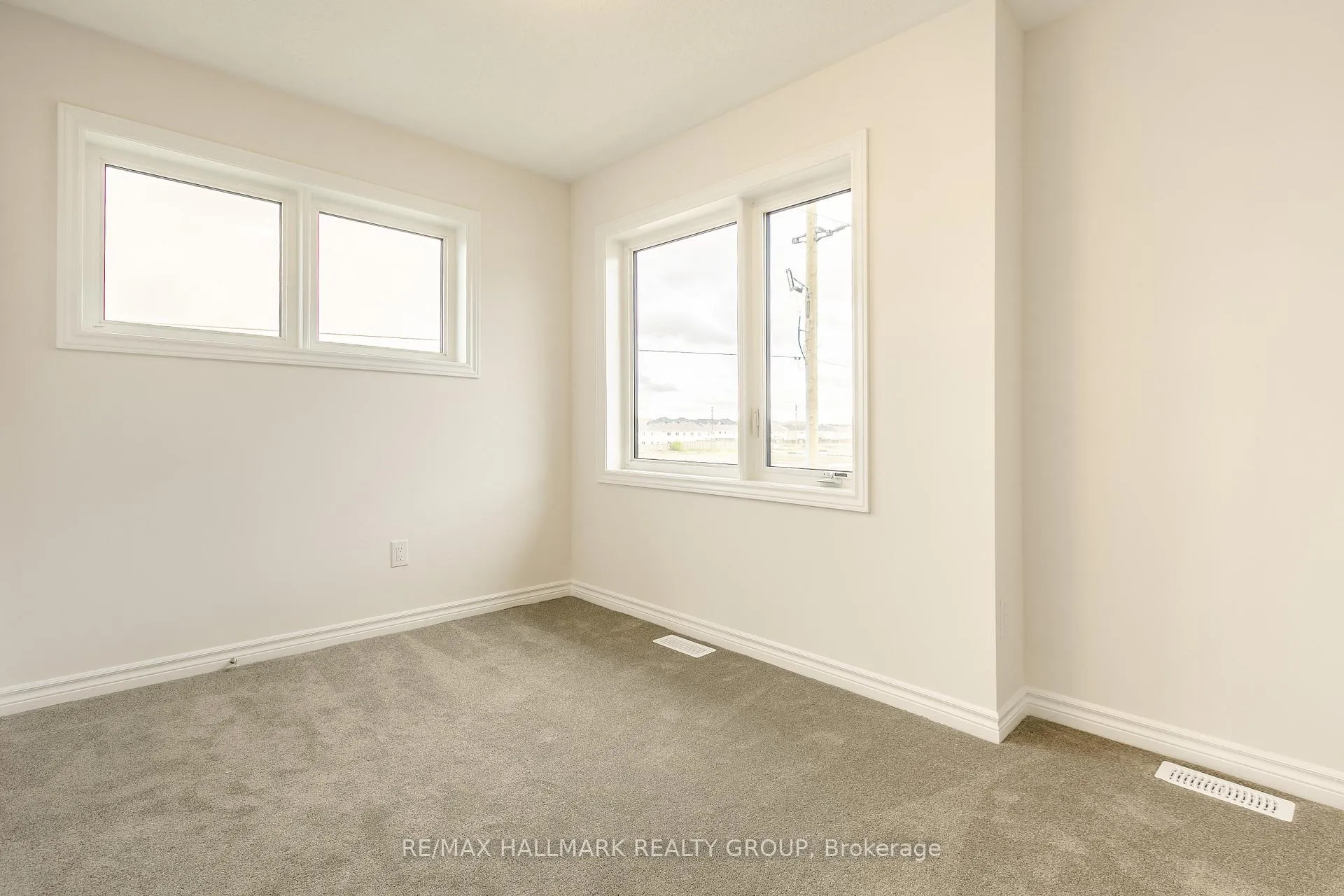 Photo 18 of 292 Zenith Private, Ottawa, Barrhaven - Half Moon Bay — HOMEH