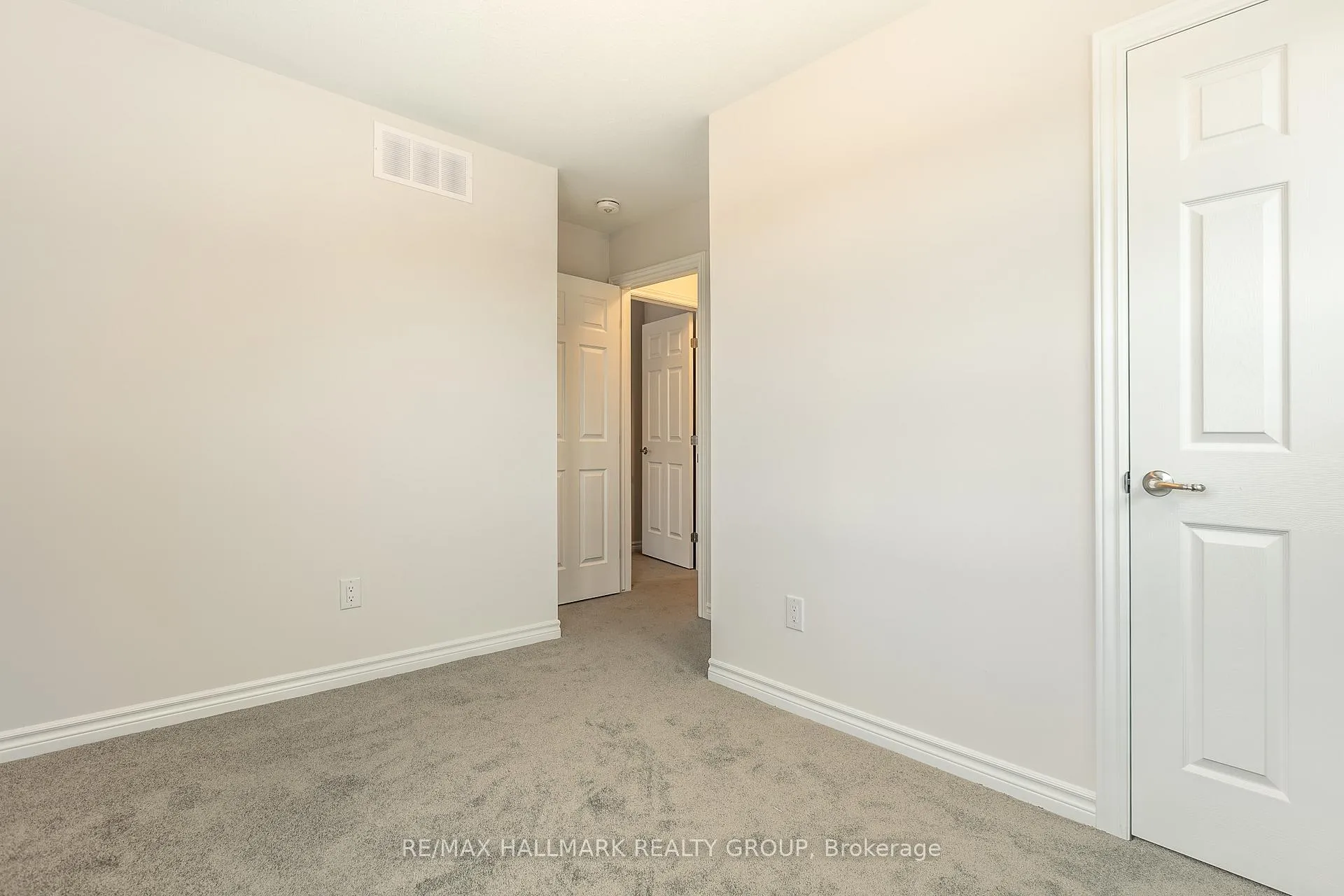 Photo 19 of 292 Zenith Private, Ottawa, Barrhaven - Half Moon Bay — HOMEH