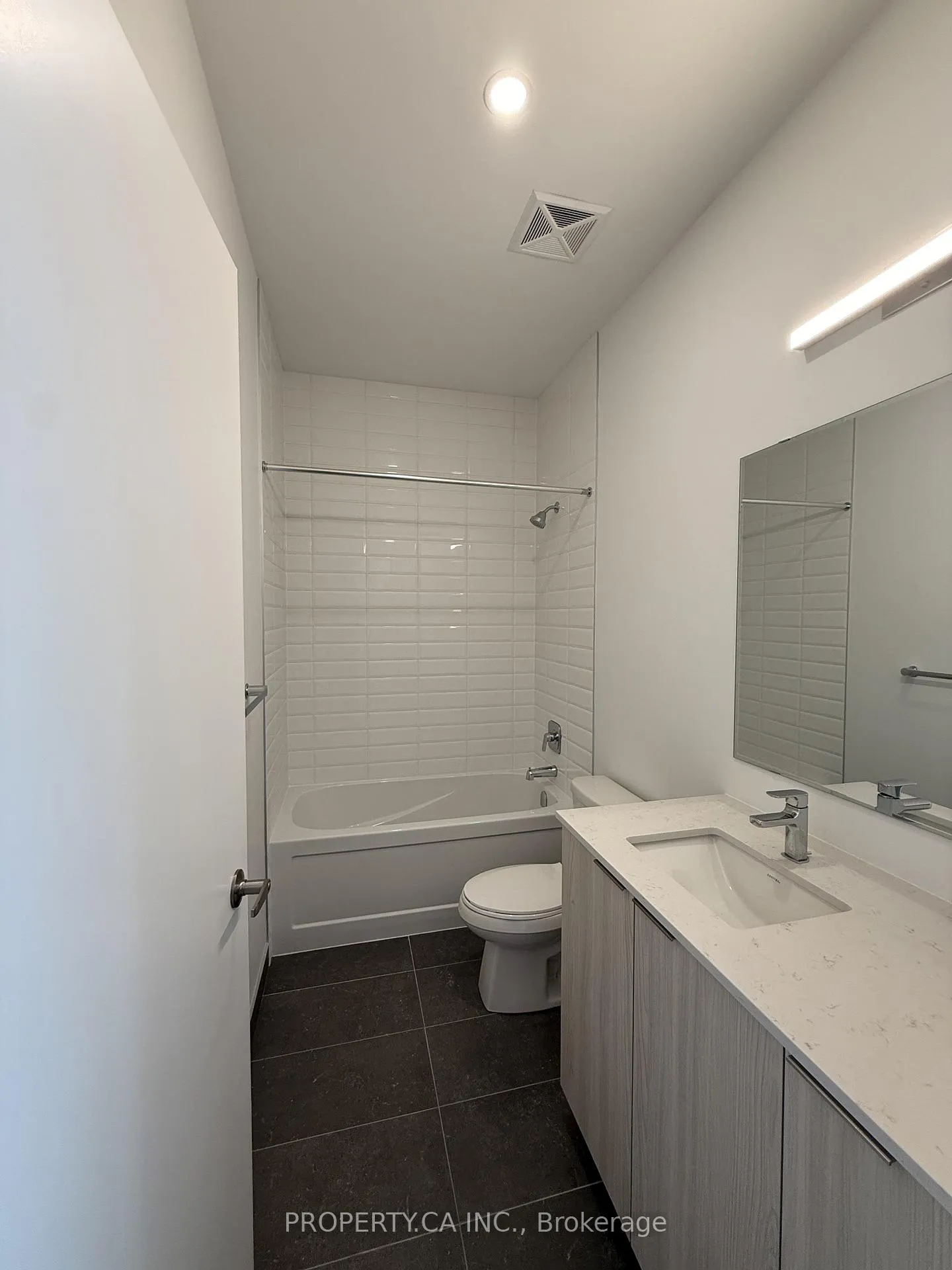 Photo 5 of Unit 817, 720 Whitlock Avenue, Milton, Cobban — HOMEH