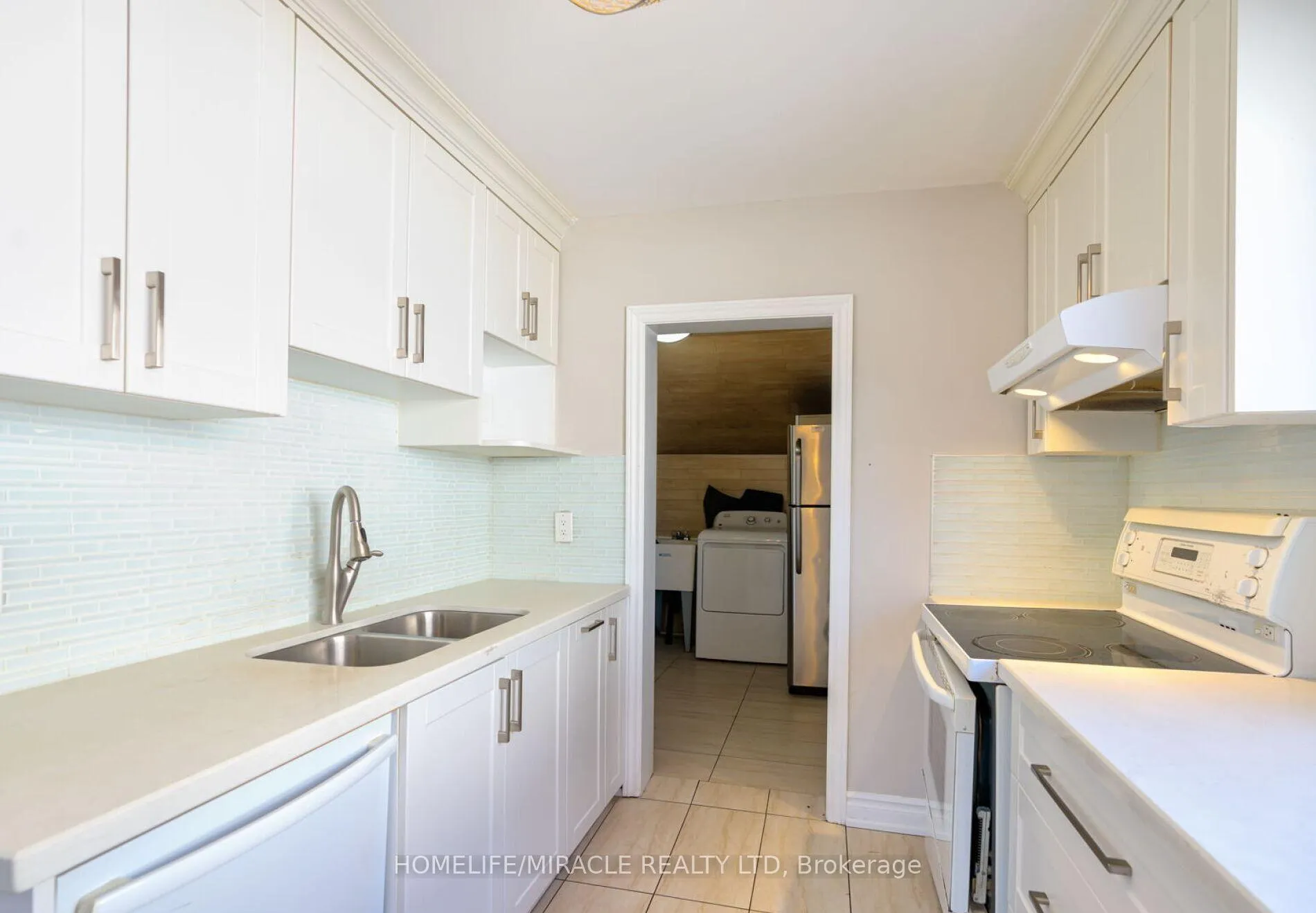 Photo 7 of 72 Frederick Street, Brampton, Downtown Brampton — HOMEH