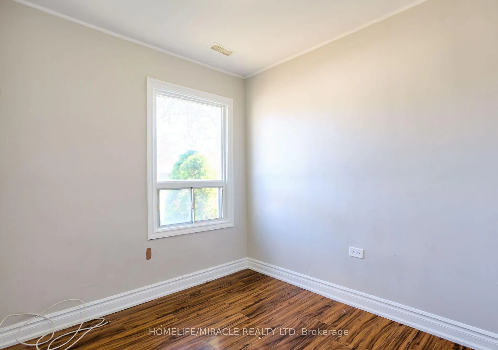 Photo 13 of 72 Frederick Street, Brampton, Downtown Brampton — HOMEH