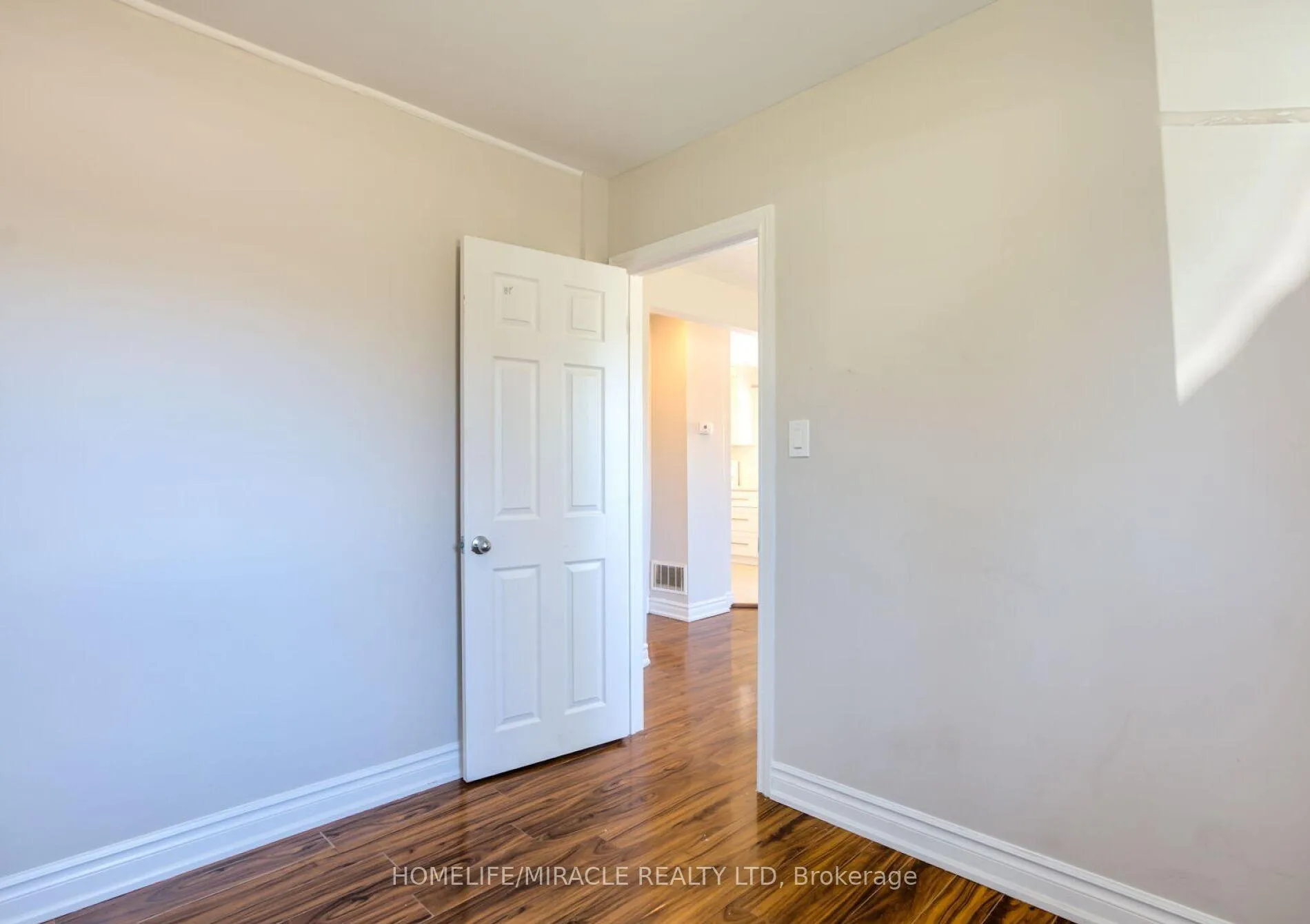 Photo 14 of 72 Frederick Street, Brampton, Downtown Brampton — HOMEH