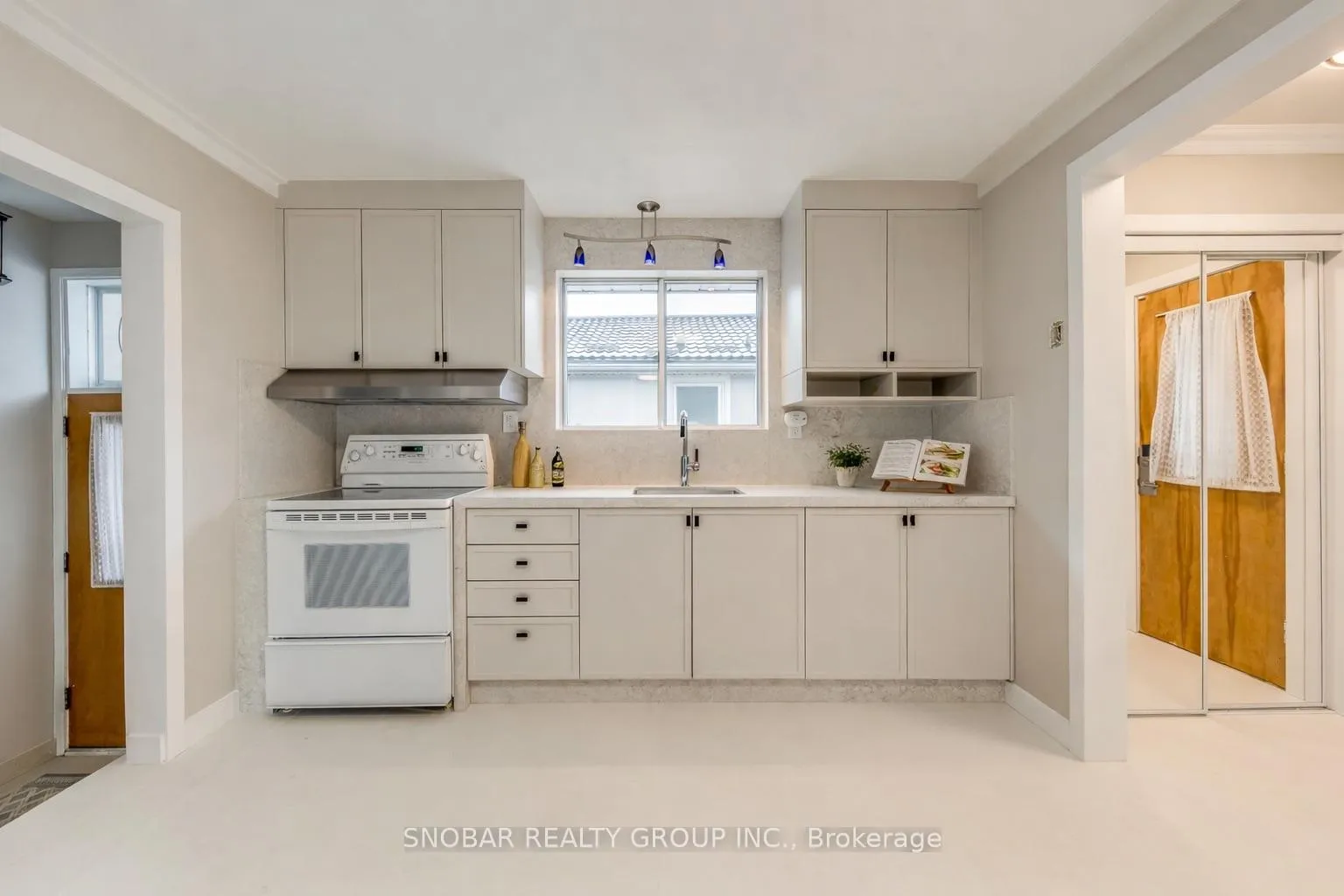 Photo 4 of 47 Bucksburn Road, Etobicoke, West Humber-Clairville — HOMEH