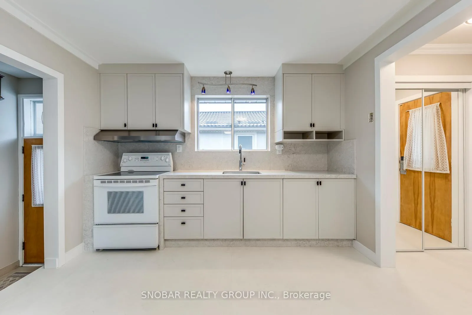 Photo 11 of 47 Bucksburn Road, Etobicoke, West Humber-Clairville — HOMEH