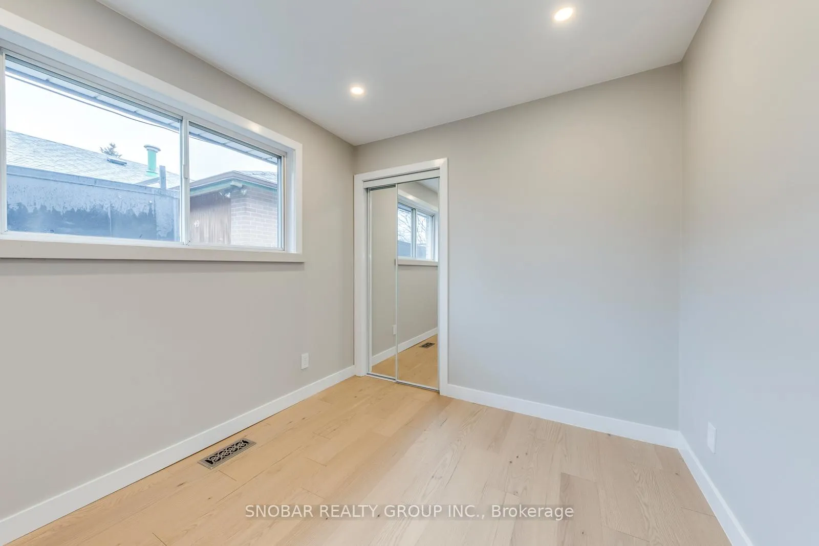 Photo 16 of 47 Bucksburn Road, Etobicoke, West Humber-Clairville — HOMEH