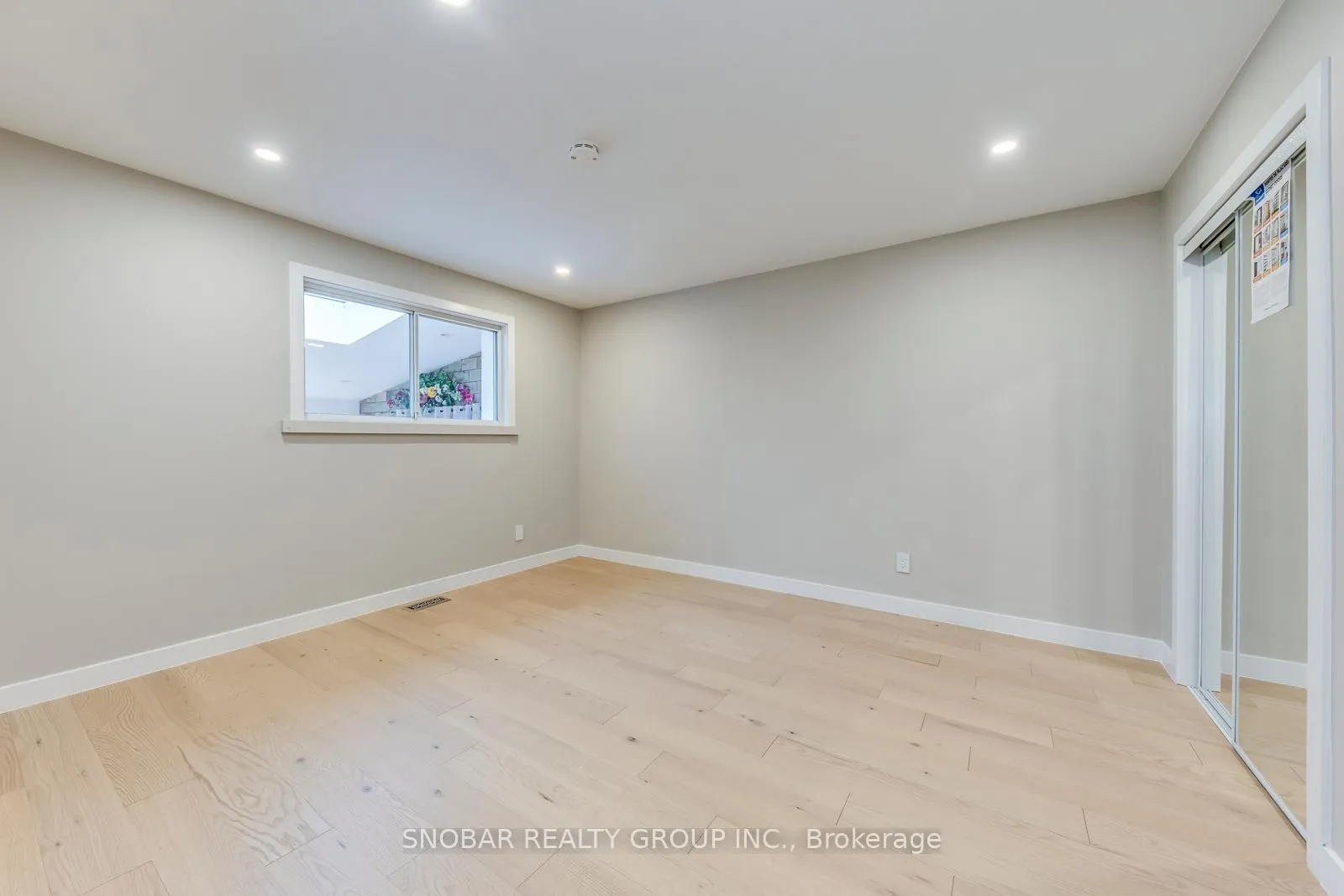 Photo 18 of 47 Bucksburn Road, Etobicoke, West Humber-Clairville — HOMEH