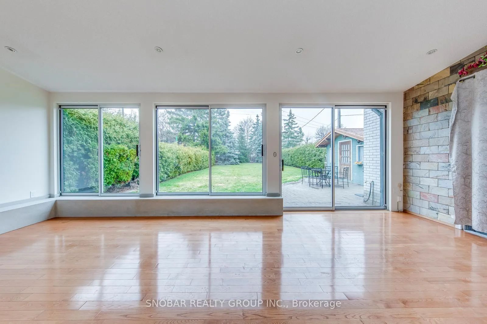 Photo 23 of 47 Bucksburn Road, Etobicoke, West Humber-Clairville — HOMEH