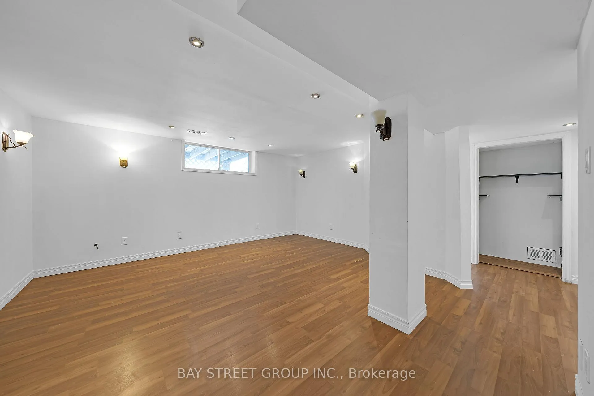 Photo 3 of 7 Kemano Road, Aurora, Aurora Heights — HOMEH