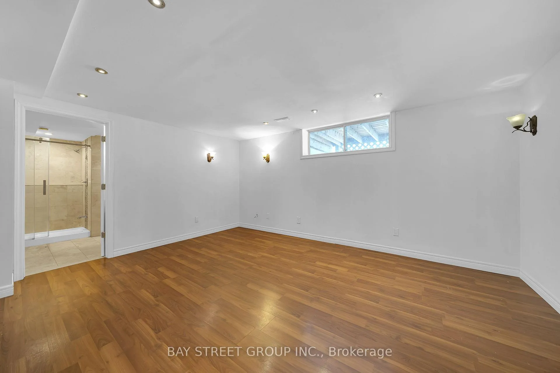 Photo 5 of 7 Kemano Road, Aurora, Aurora Heights — HOMEH