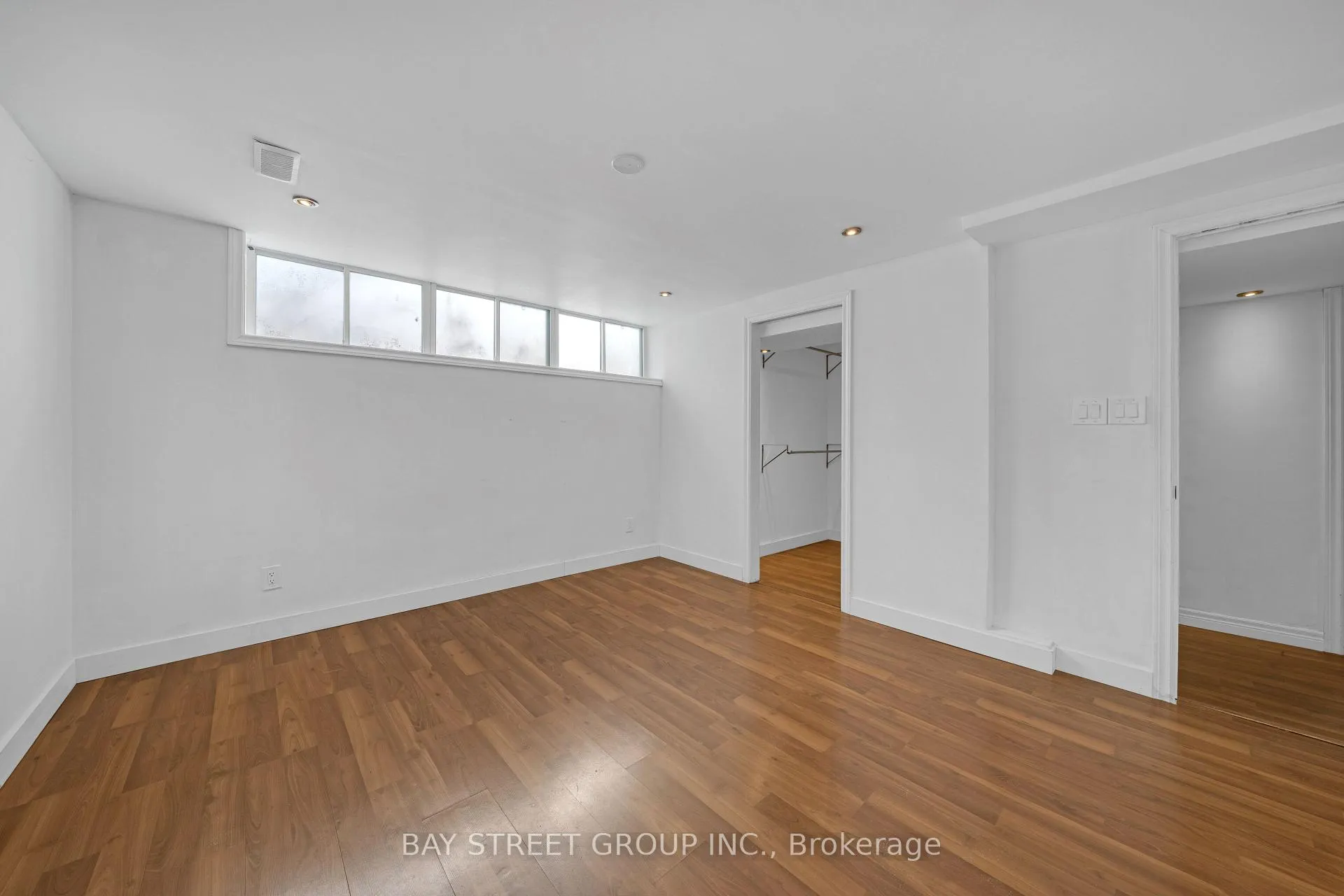 Photo 8 of 7 Kemano Road, Aurora, Aurora Heights — HOMEH