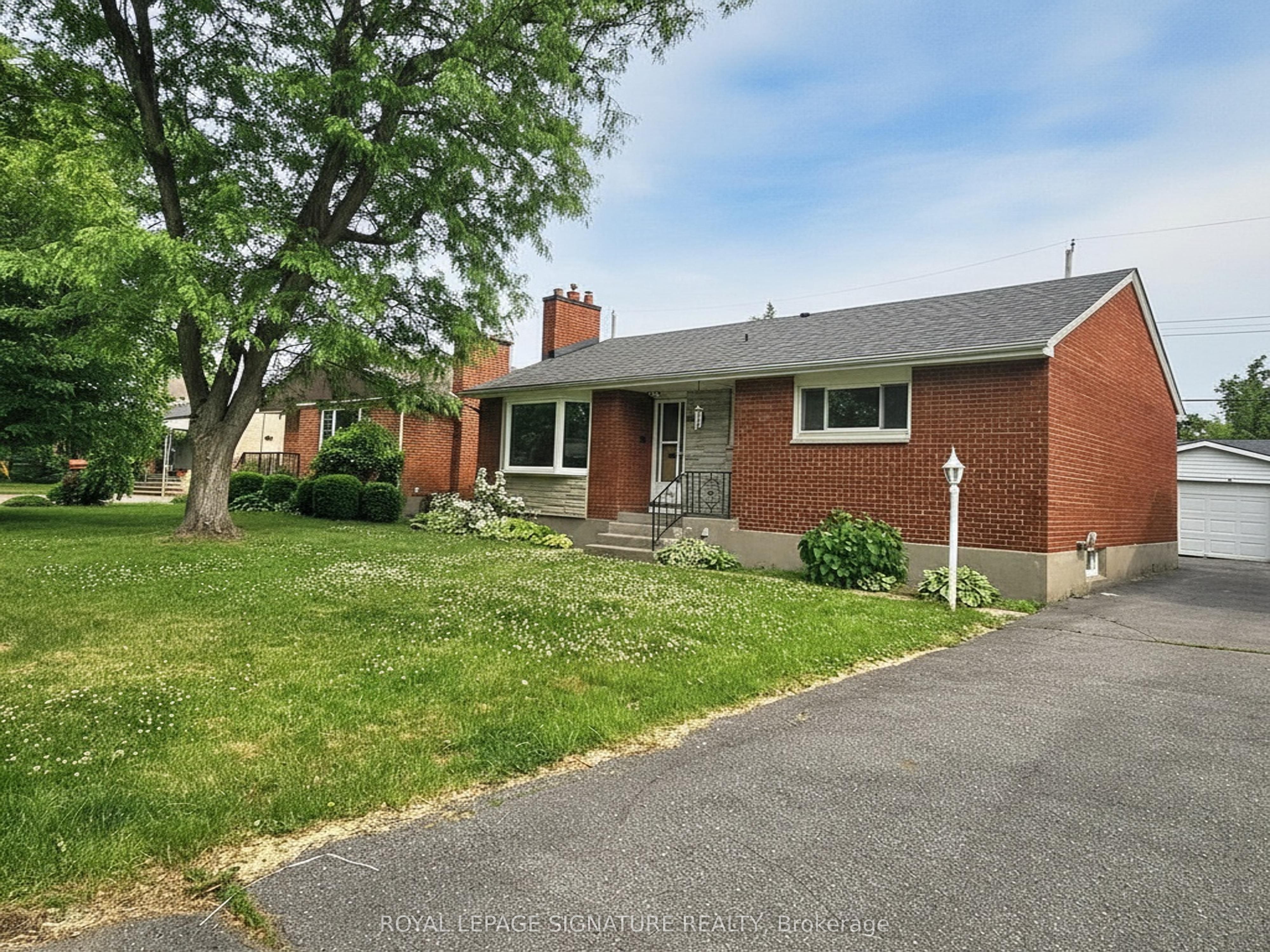 Front of Unit Main, 2368 Drury Lane