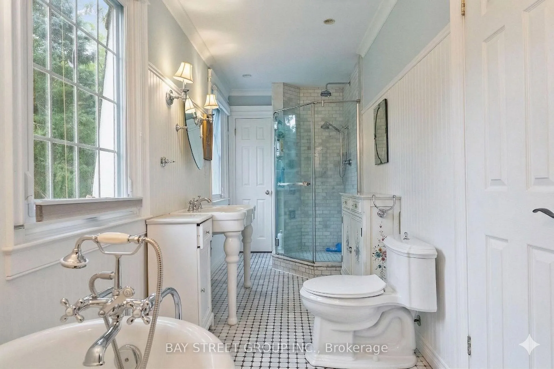 Photo 12 of 2374 Bennington Gate, Oakville, Ford — HOMEH