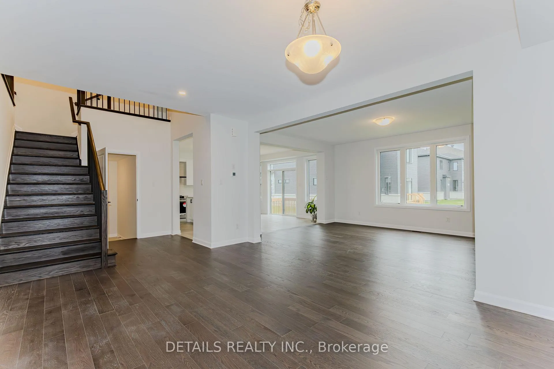 Photo 9 of 583 Anchor Circle, Ottawa, Mahogany Community — HOMEH