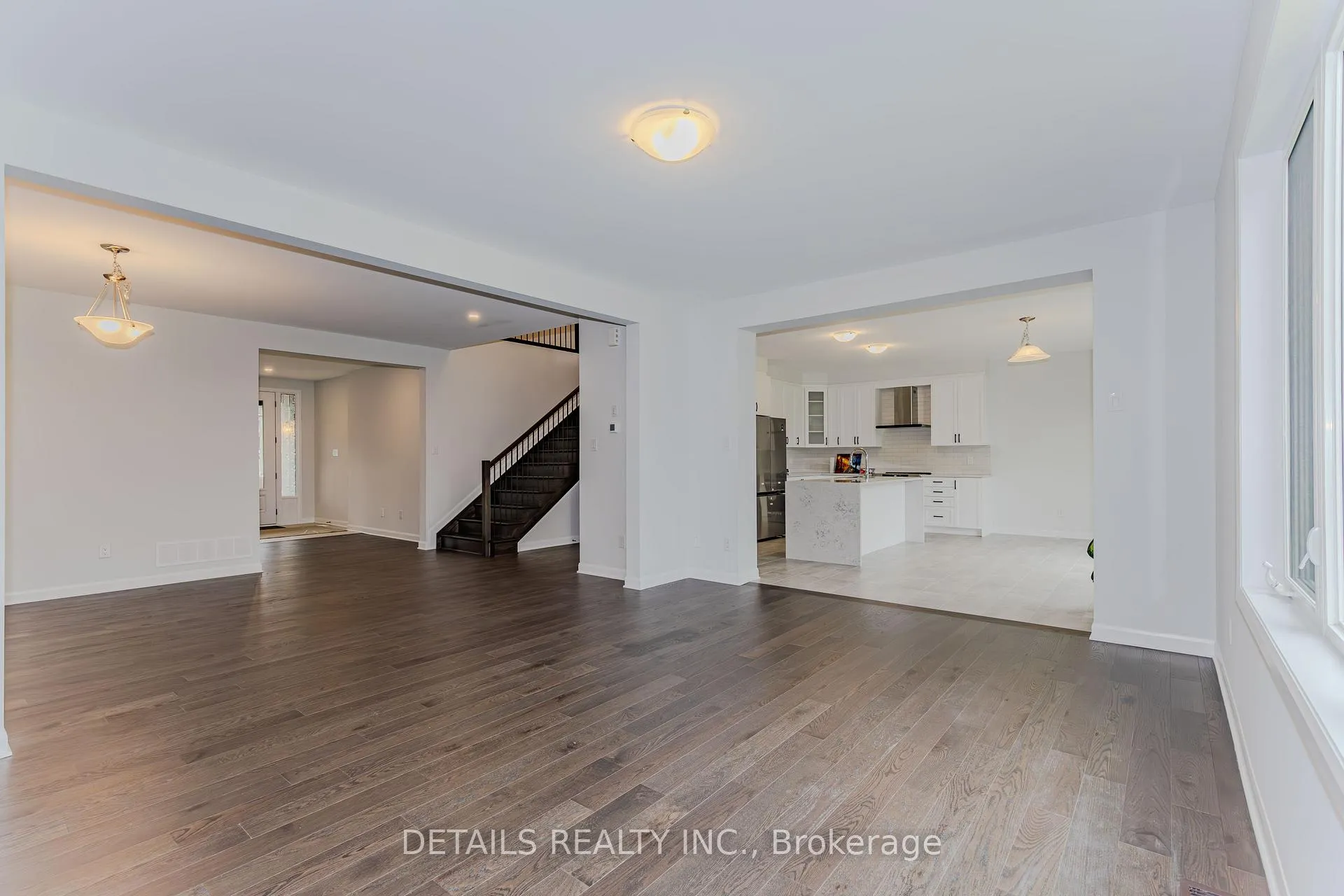 Photo 13 of 583 Anchor Circle, Ottawa, Mahogany Community — HOMEH